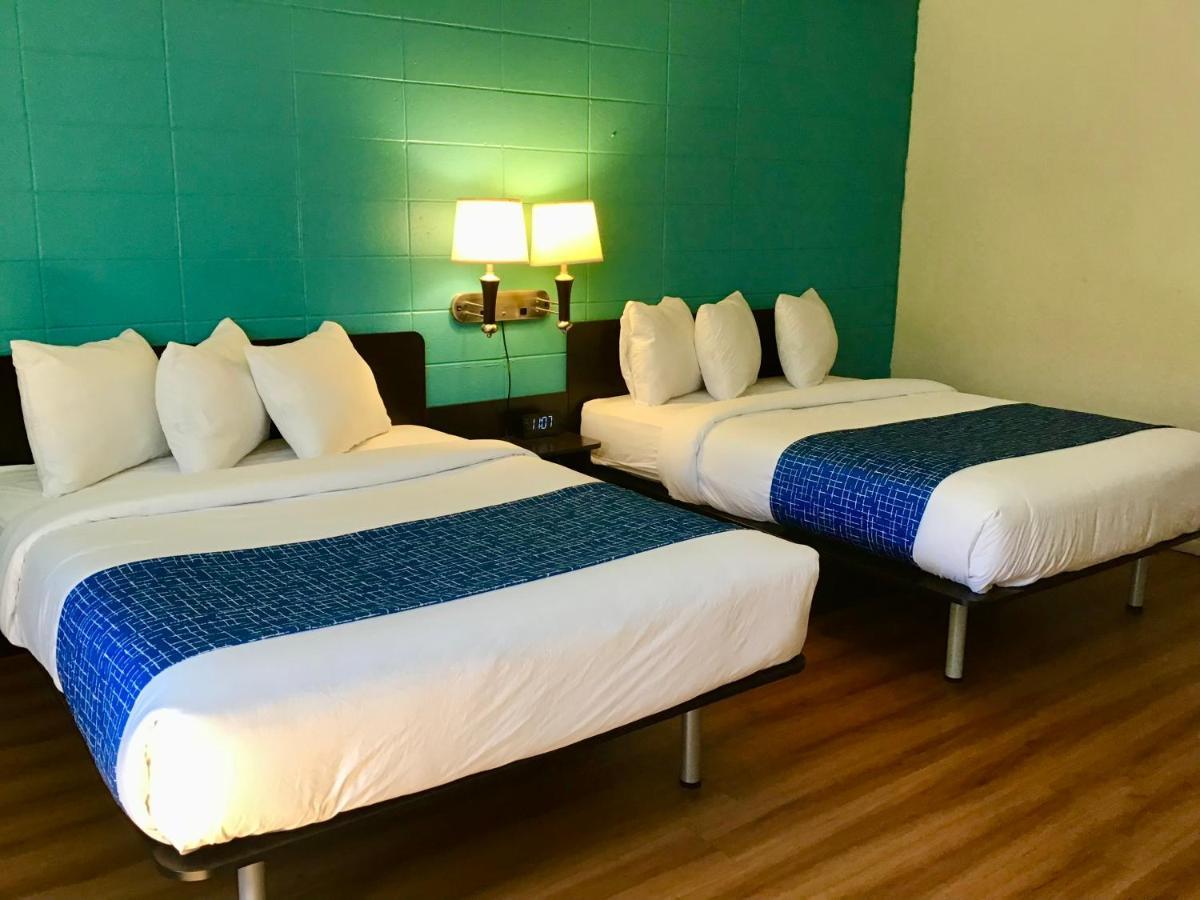 Queen Room Two Queen Beds Non-Smoking
