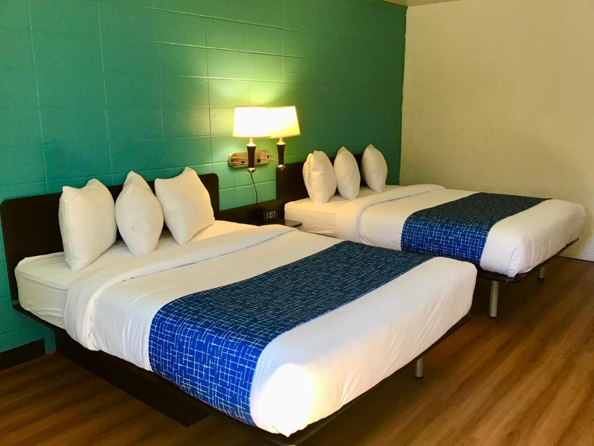 Queen Room Two Queen Beds Non-Smoking