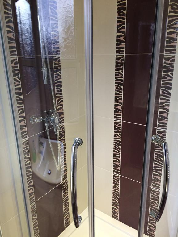 Small Double Room Seperate Private Bathroom