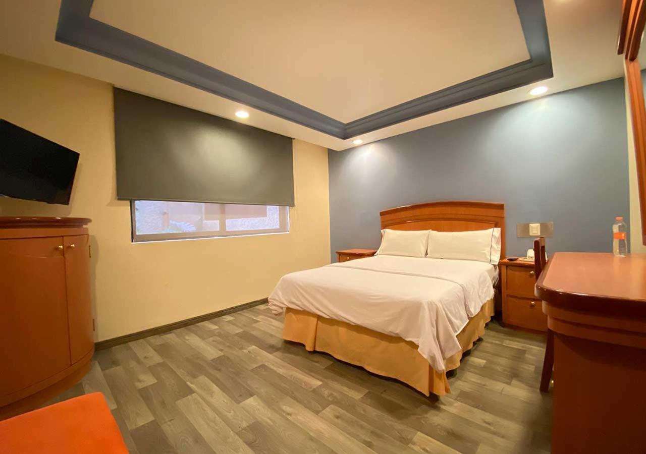 Standard Queen Room