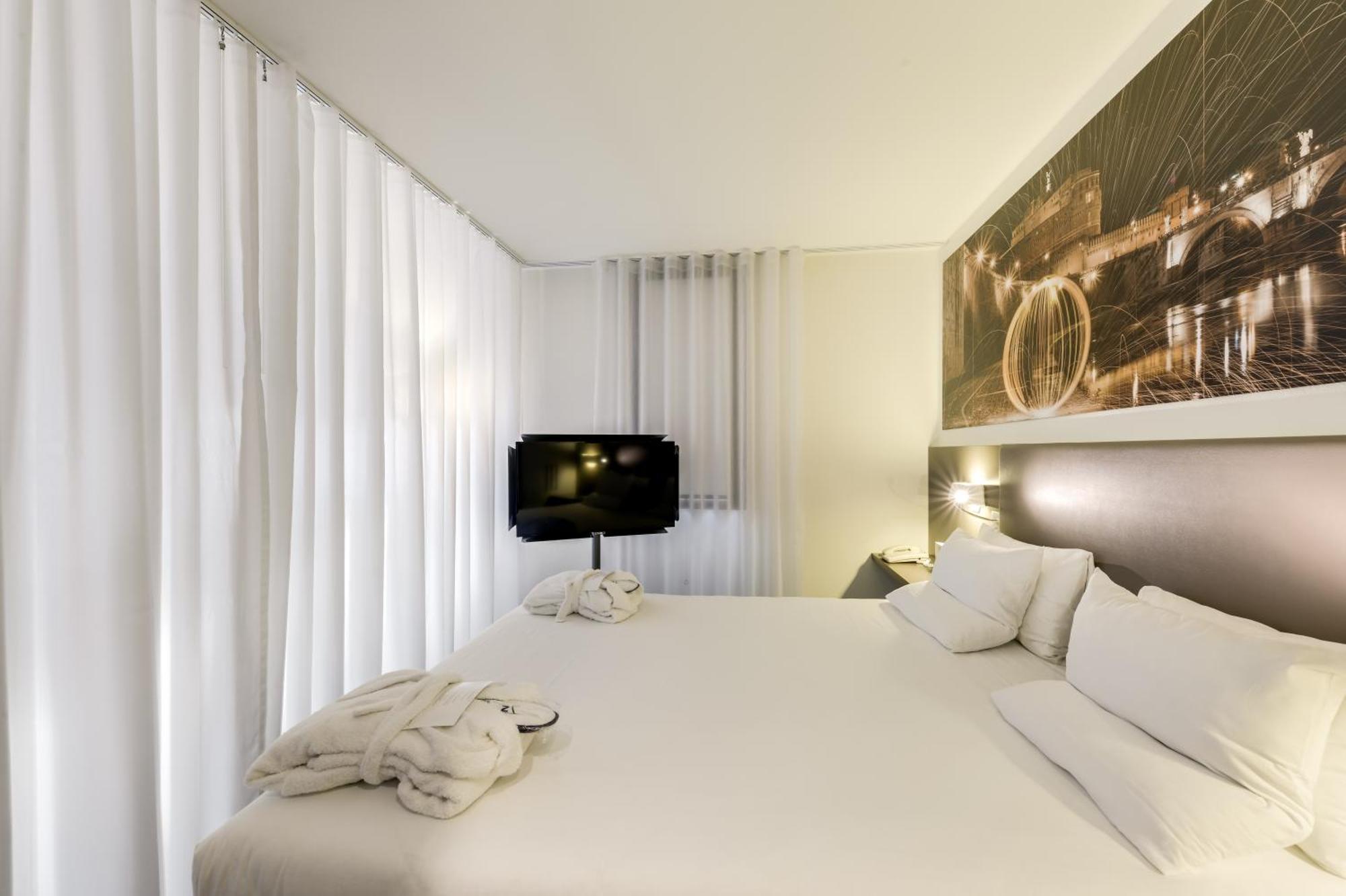 Executive Suite with One Double Bed and One Sofa Bed