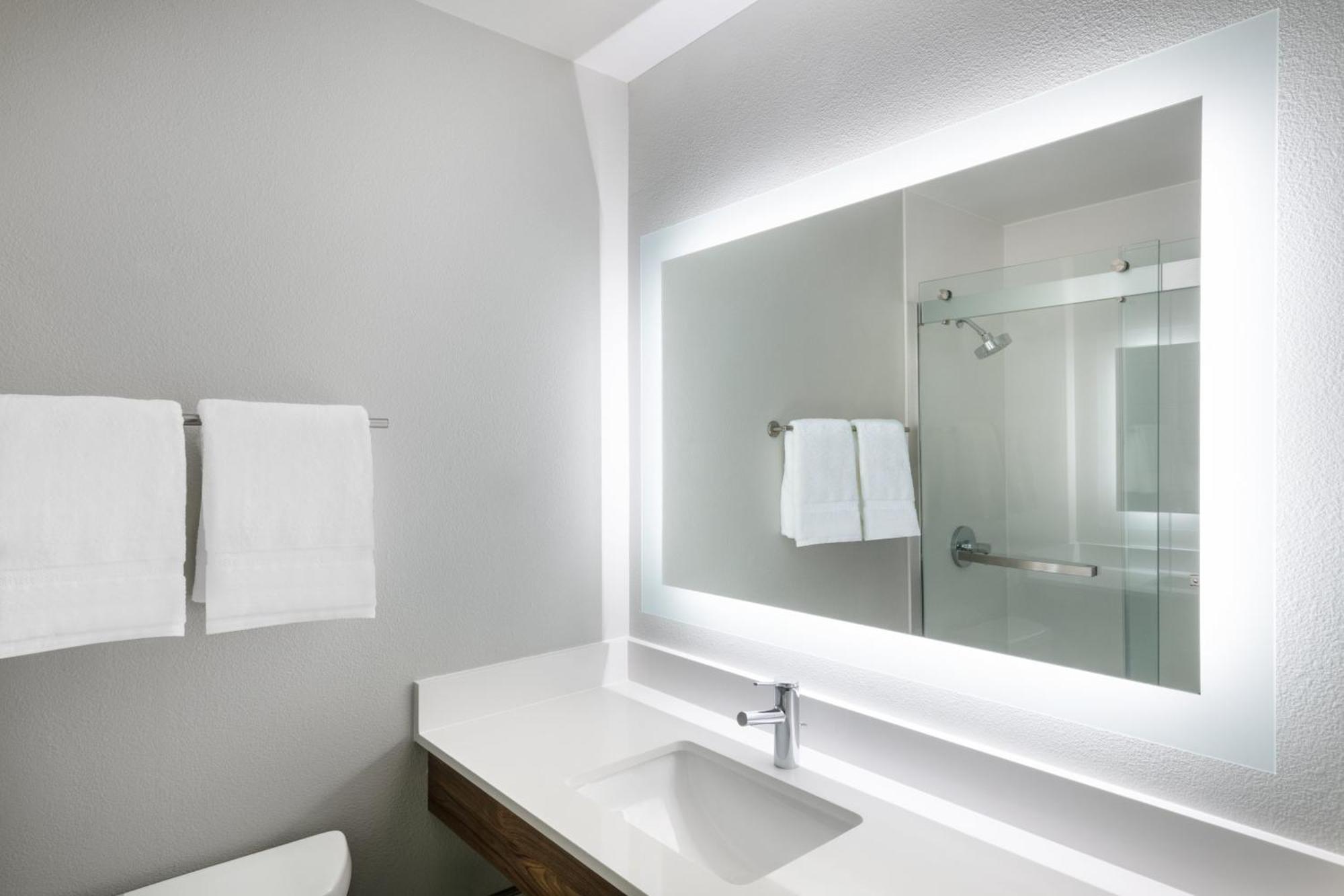 One-Bedroom King Suite