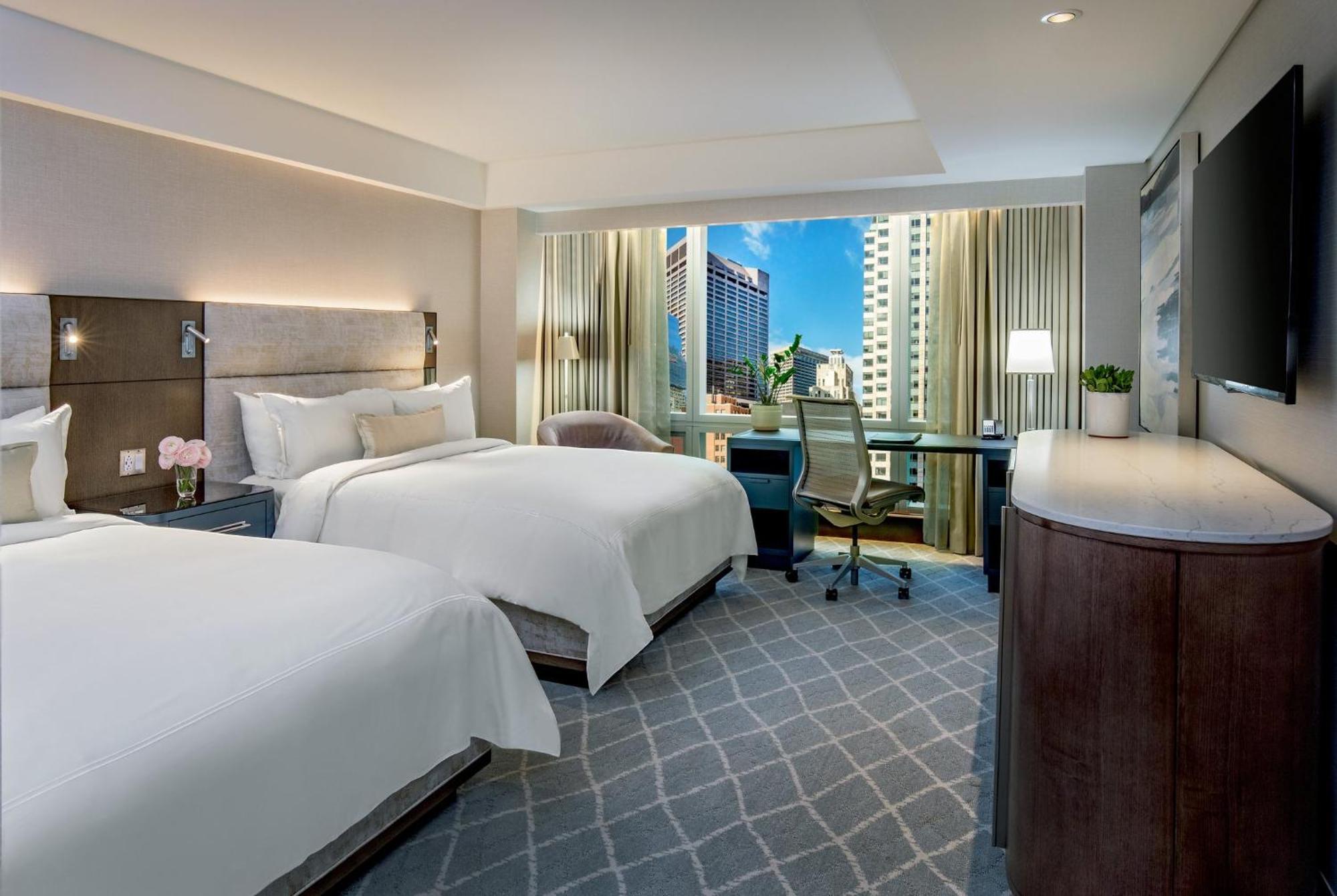 Queen Room with Greenway View