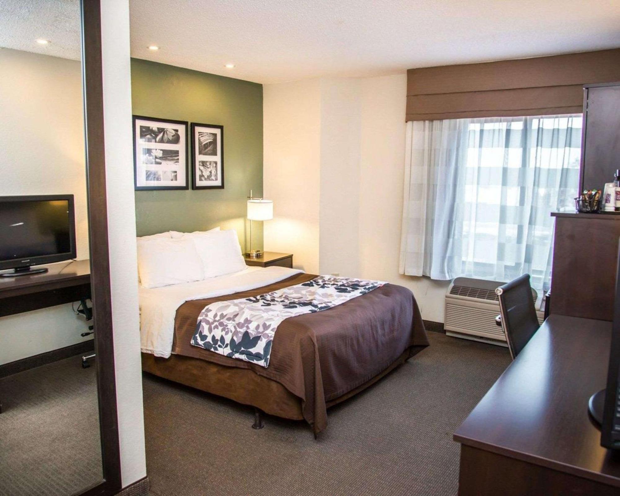Queen Room -  Disability Access/Non-Smoking