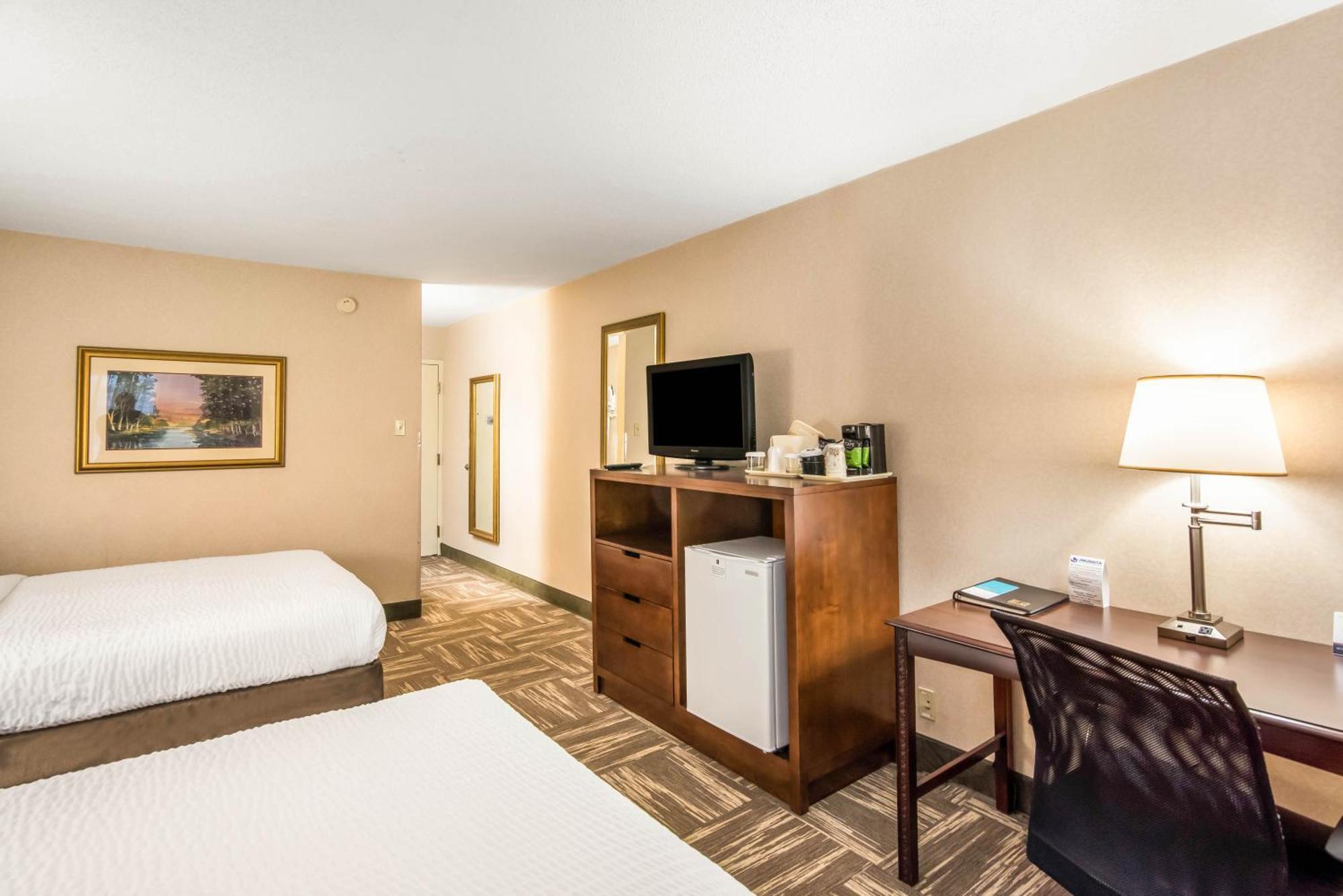 Double Room Two Double Beds Atrium View Non-Smoking or Pet Friendly