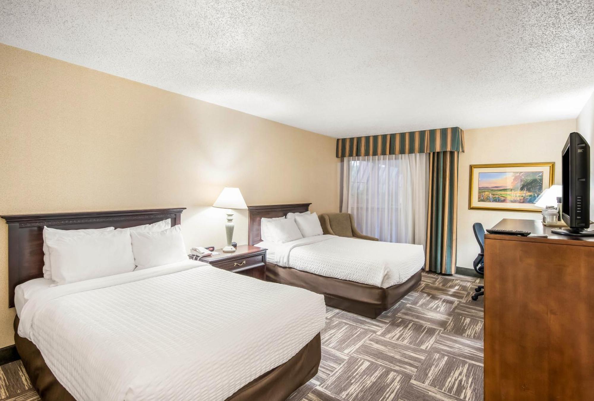 Double Room Two Double Beds Atrium View Non-Smoking or Pet Friendly