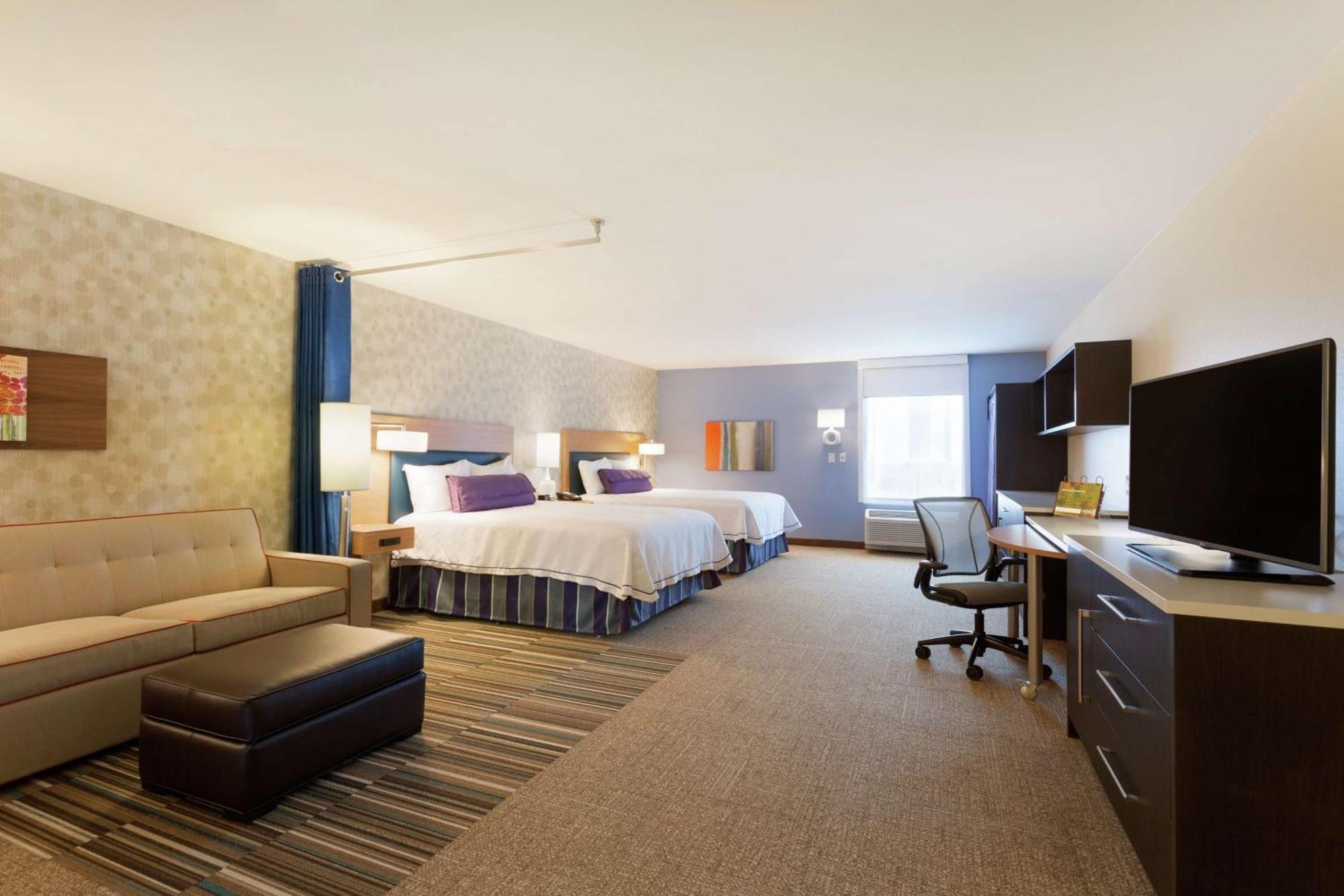 Queen Studio Two Queen Beds Disability Access or Non-Smoking