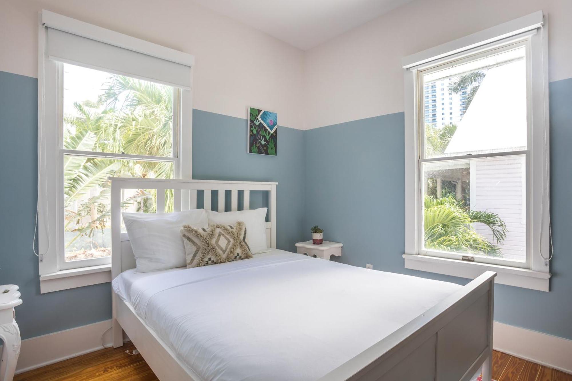 Small Room Shared Bathroom,1639118554:JPEG