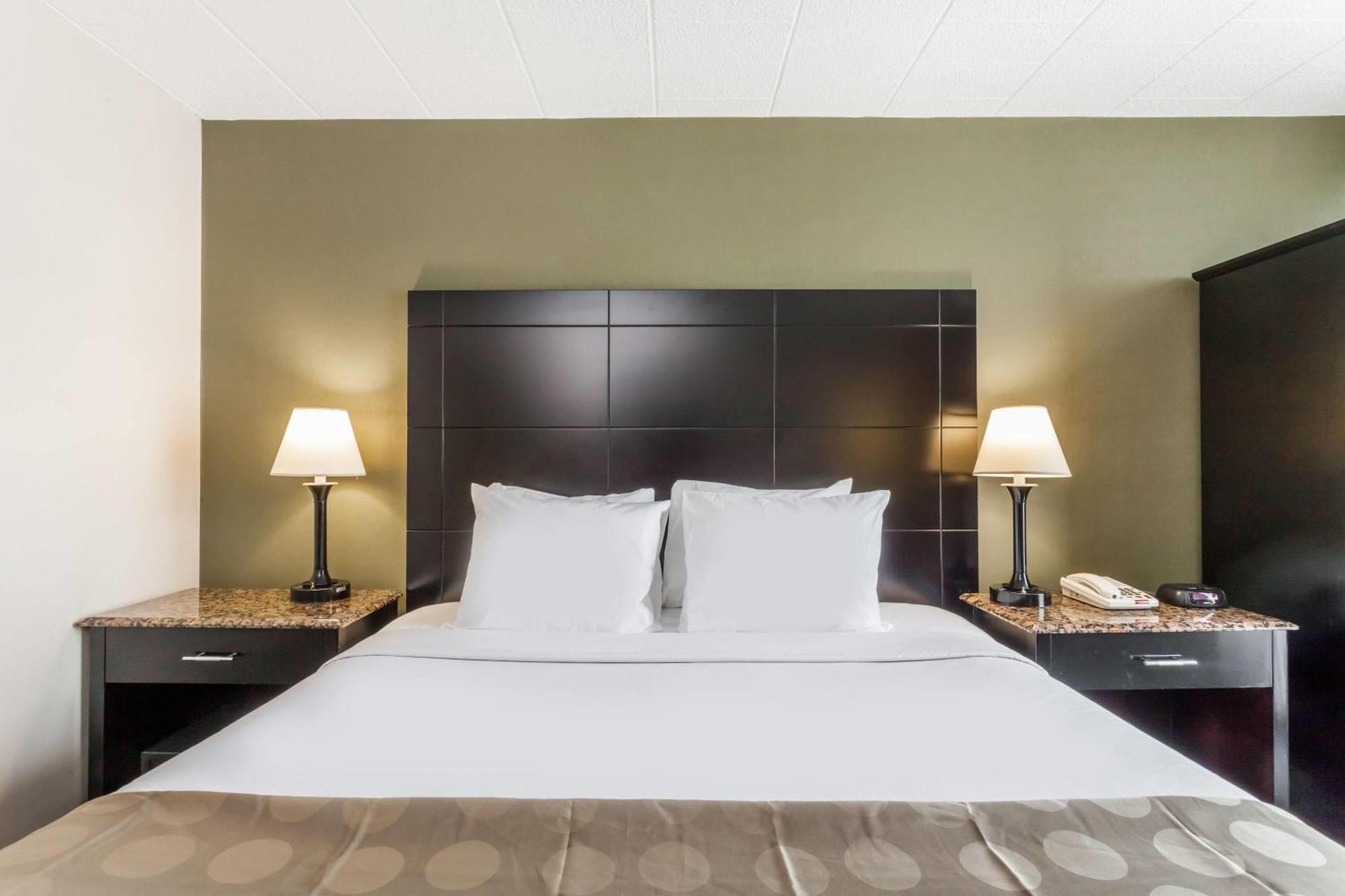 One-Bedroom King Suite Non-Smoking