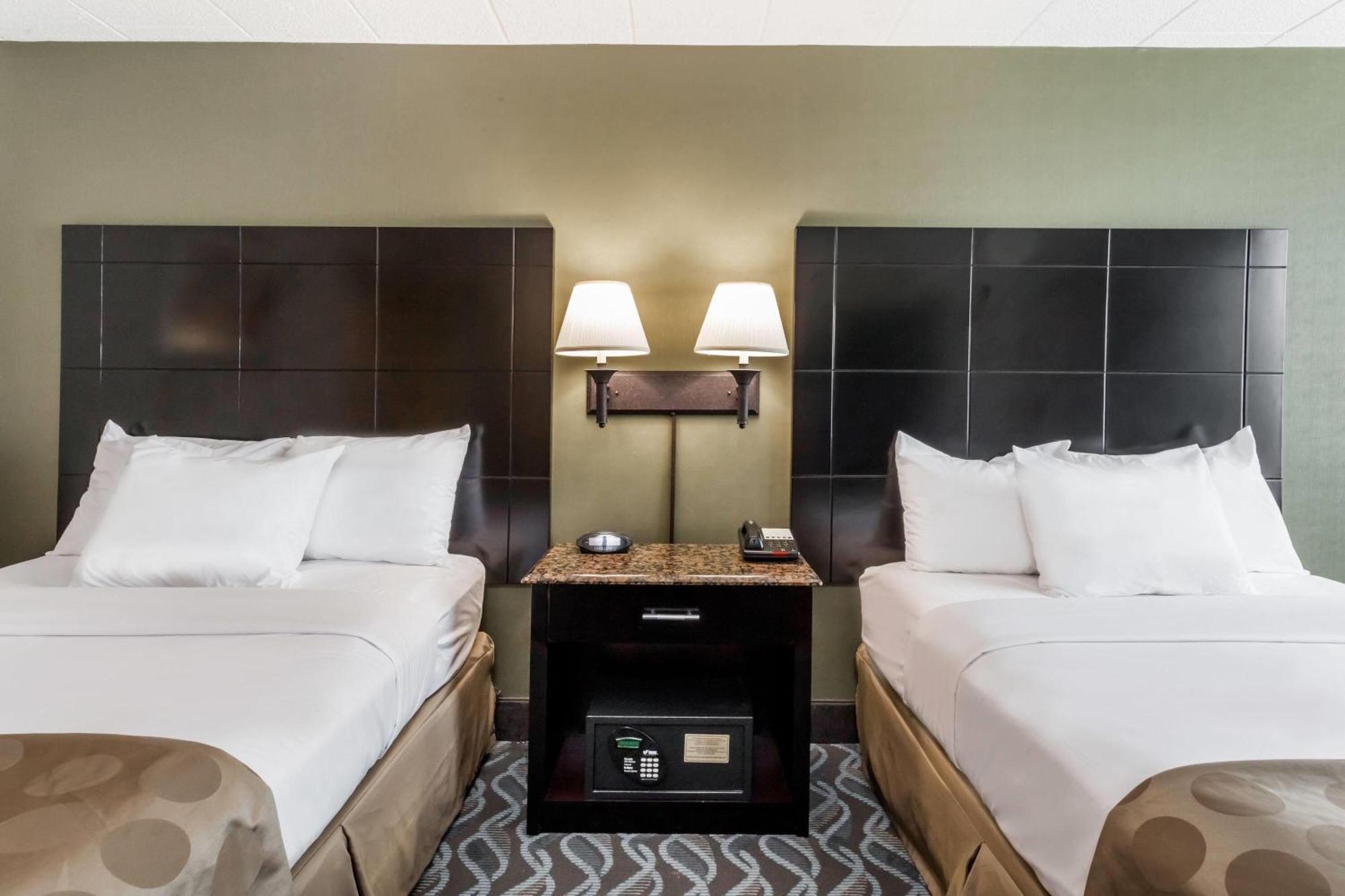 Queen Room Two Queen Beds Non-Smoking