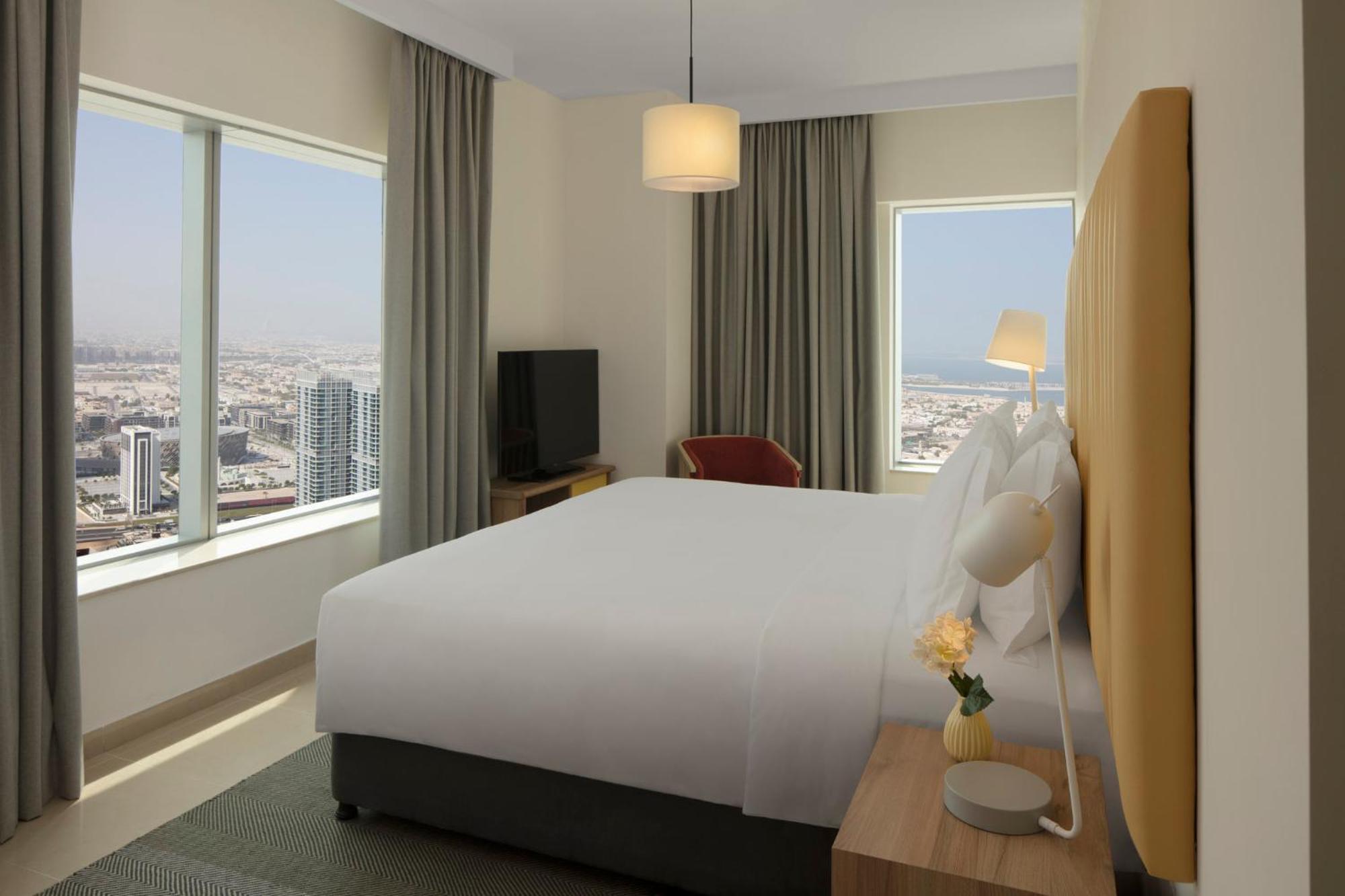 Three-Bedroom Suite Burj Khalifa View