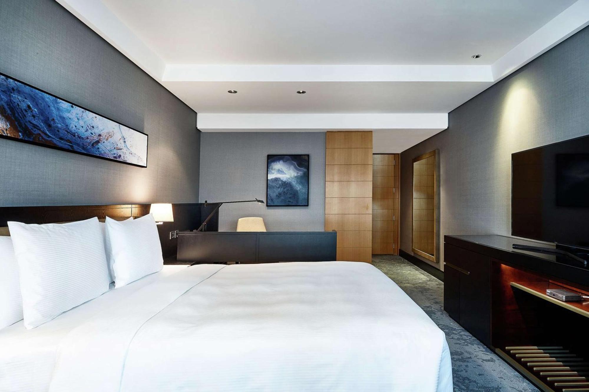 King Room with Estaiada Bridge View