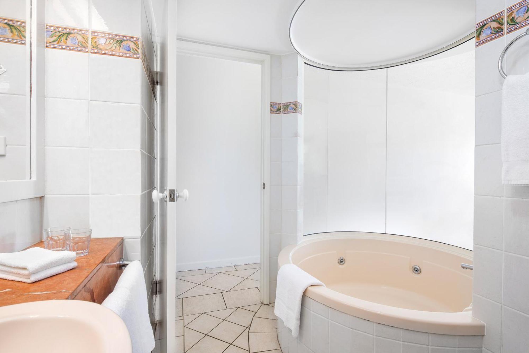 One-Bedroom Ocean Suite