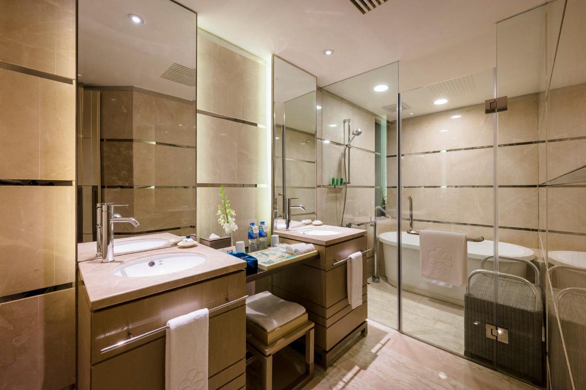 Nikko Club Junior Suite Queen Room