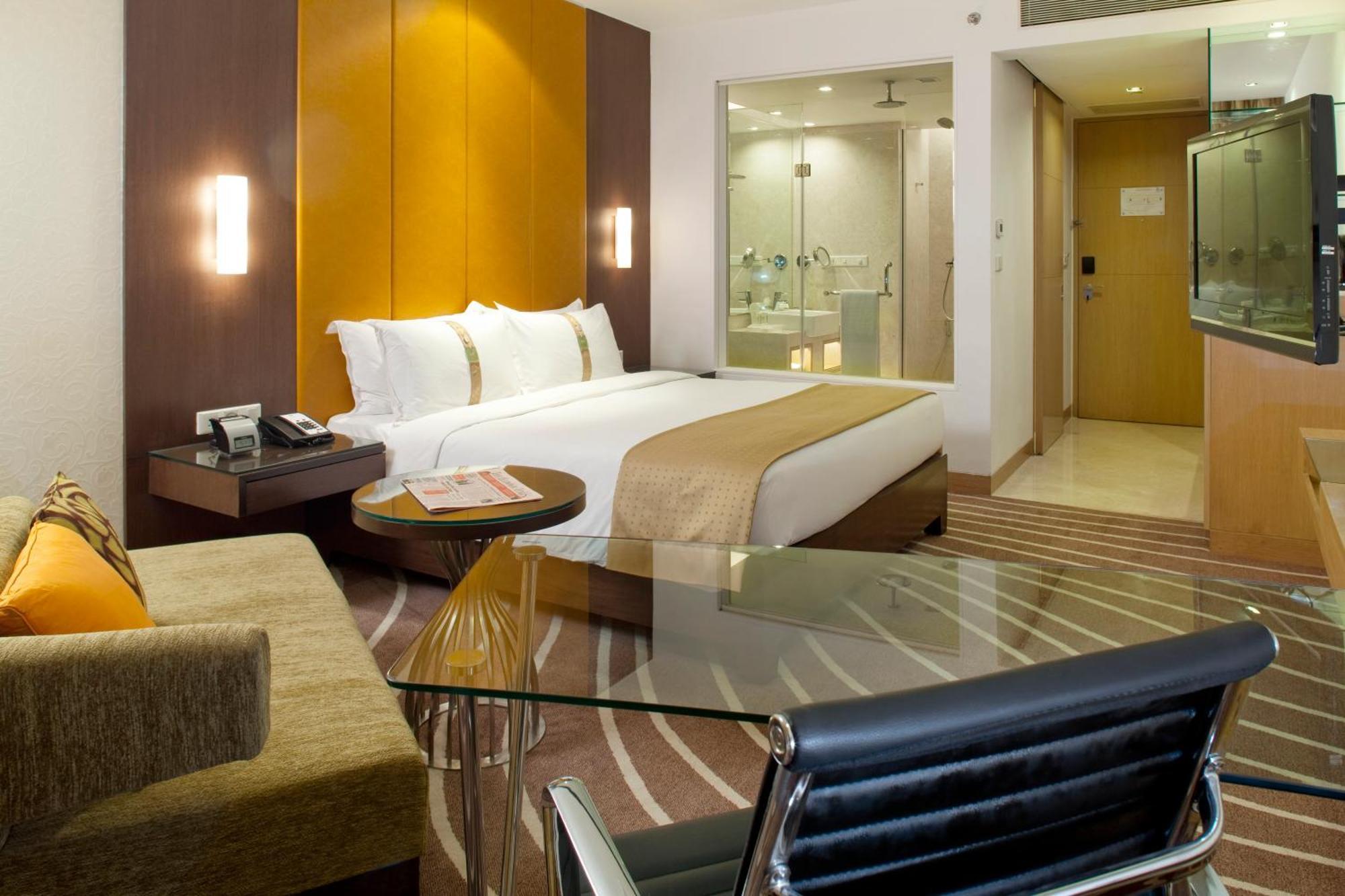 Standard Room Two Single Beds on Laundry Dining Spa Airport Transfers Happy Hour at 72 Bar buy 1 1 on select beverages from 7pm 9 PM