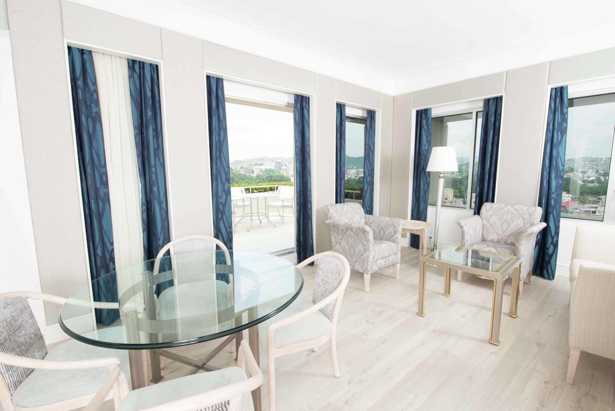 One Bedroom King Suite Executive Floor Lounge Access