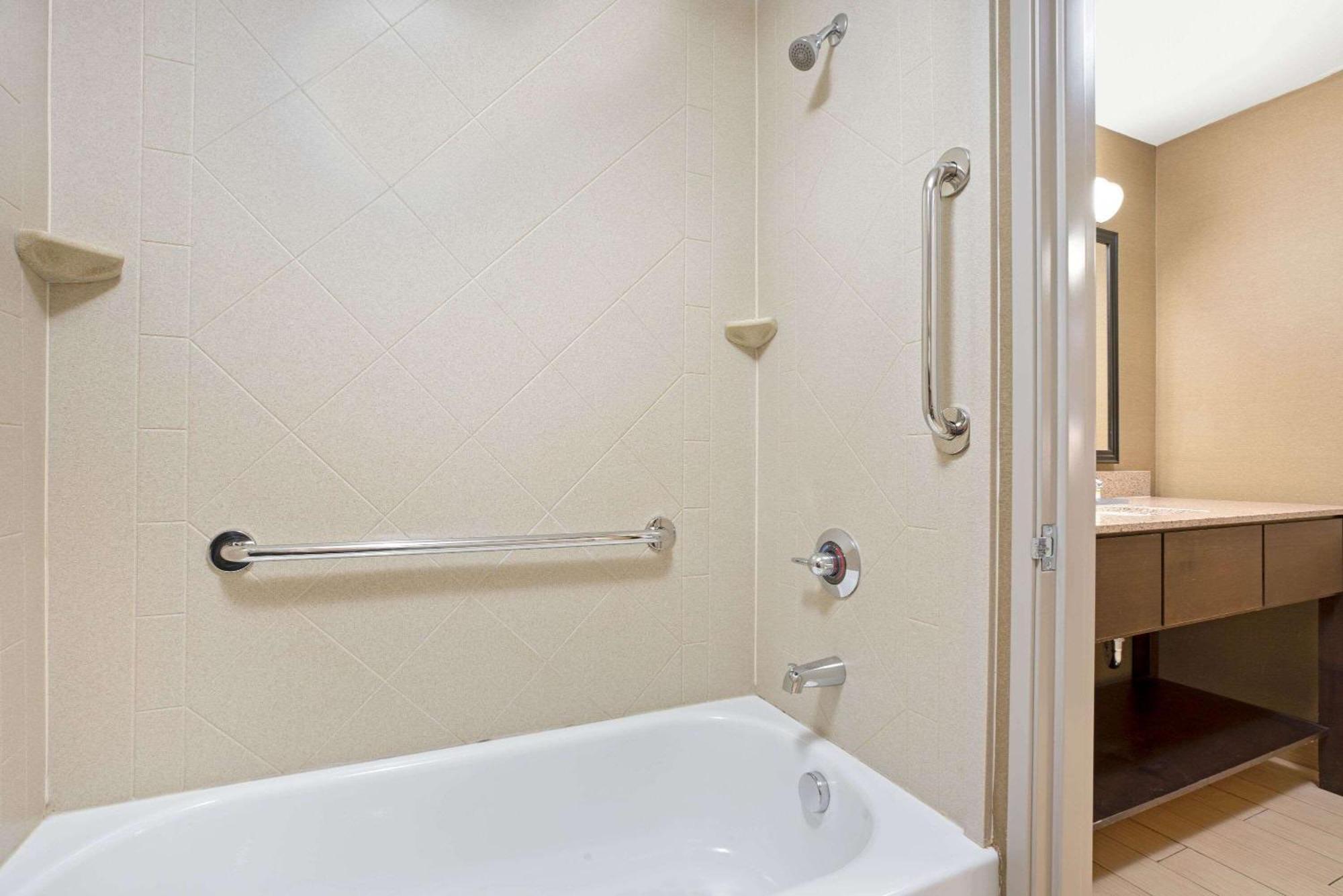 Queen Room Two Queen Beds Disability Access