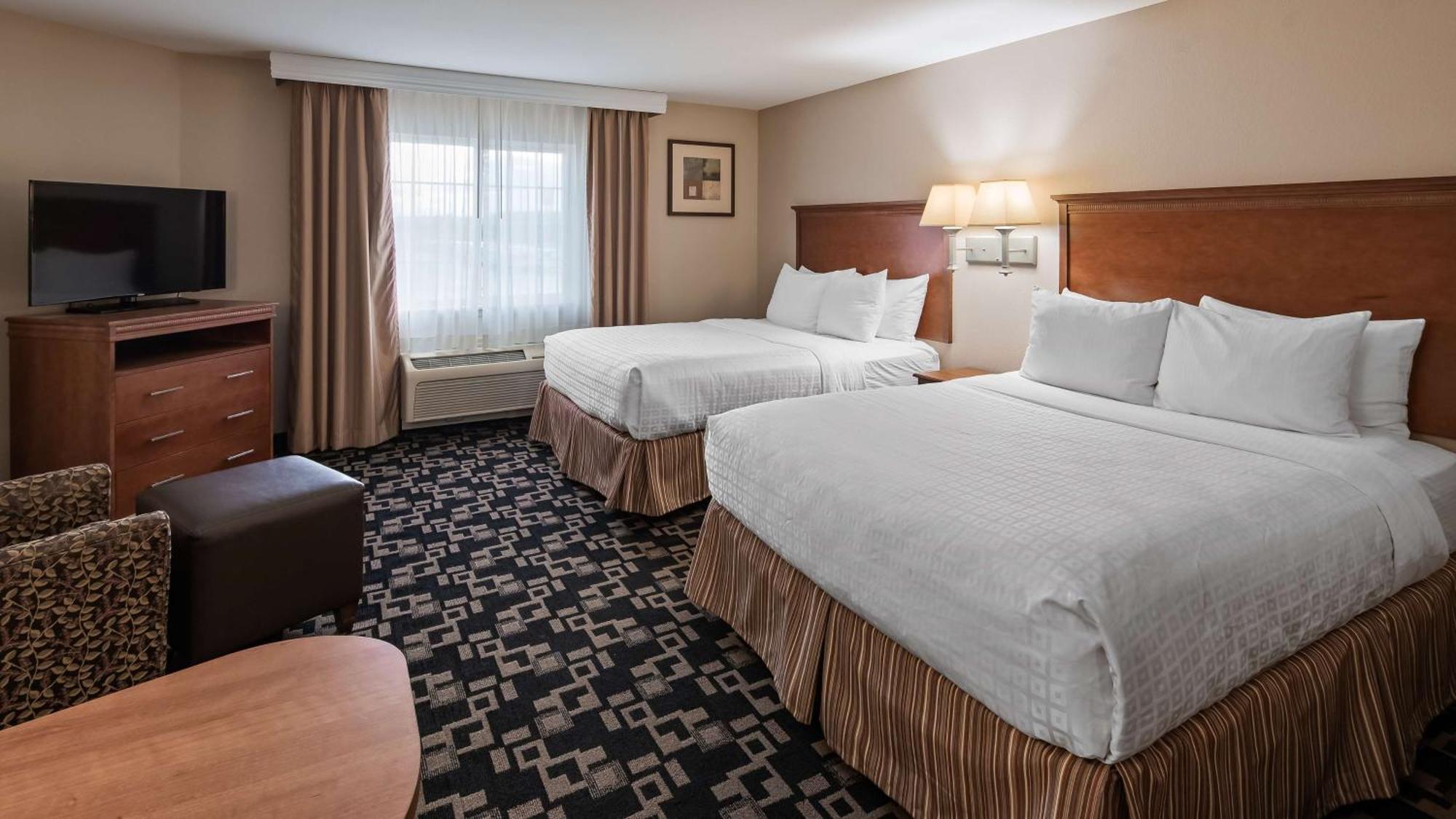 Queen Room Two Queen Beds Kitchenette Non-Smoking