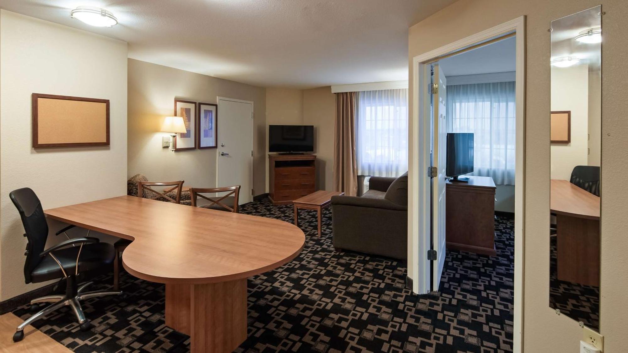 King Suite Non-Smoking