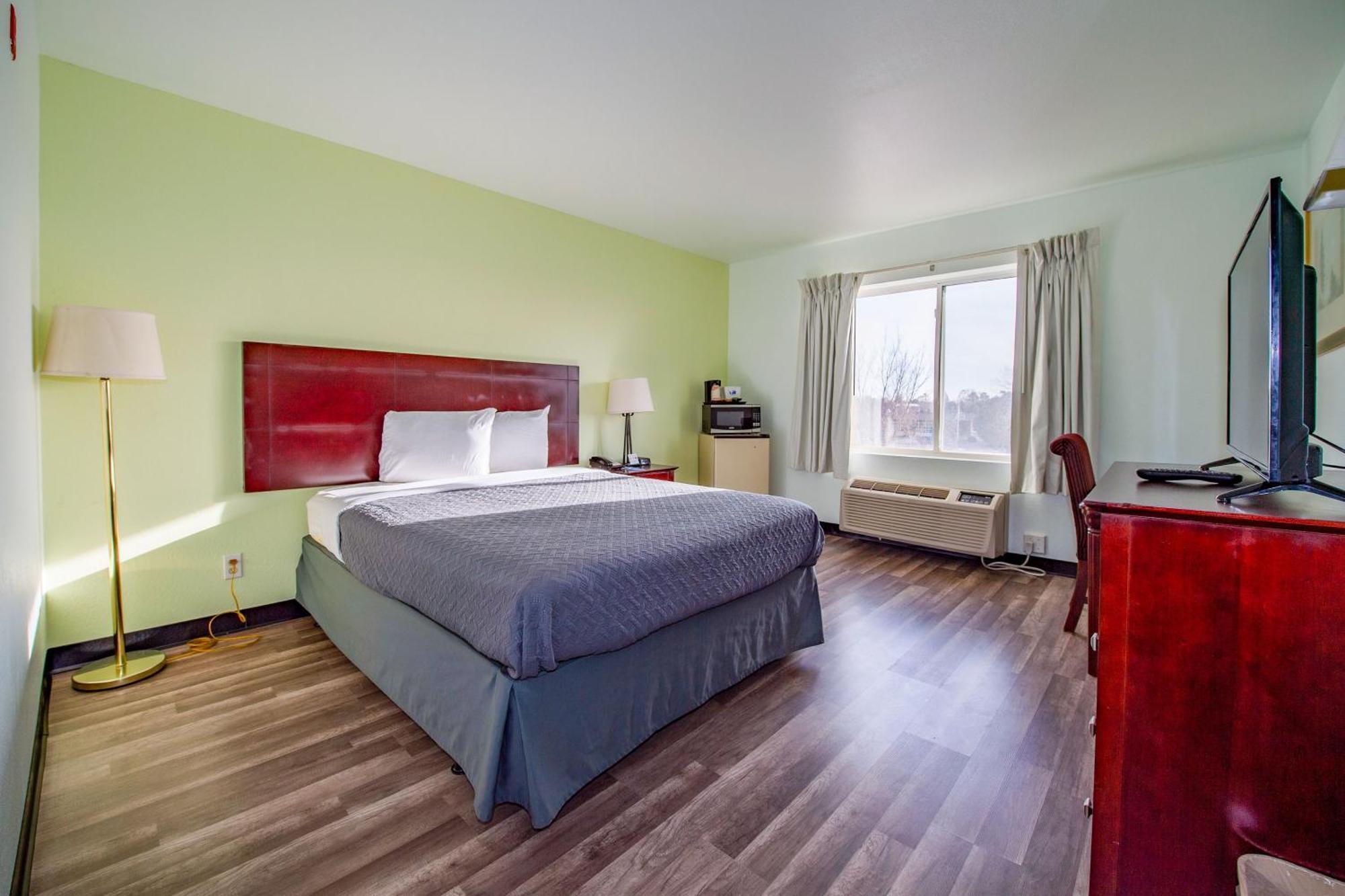 Superior Queen Room - Non-Smoking