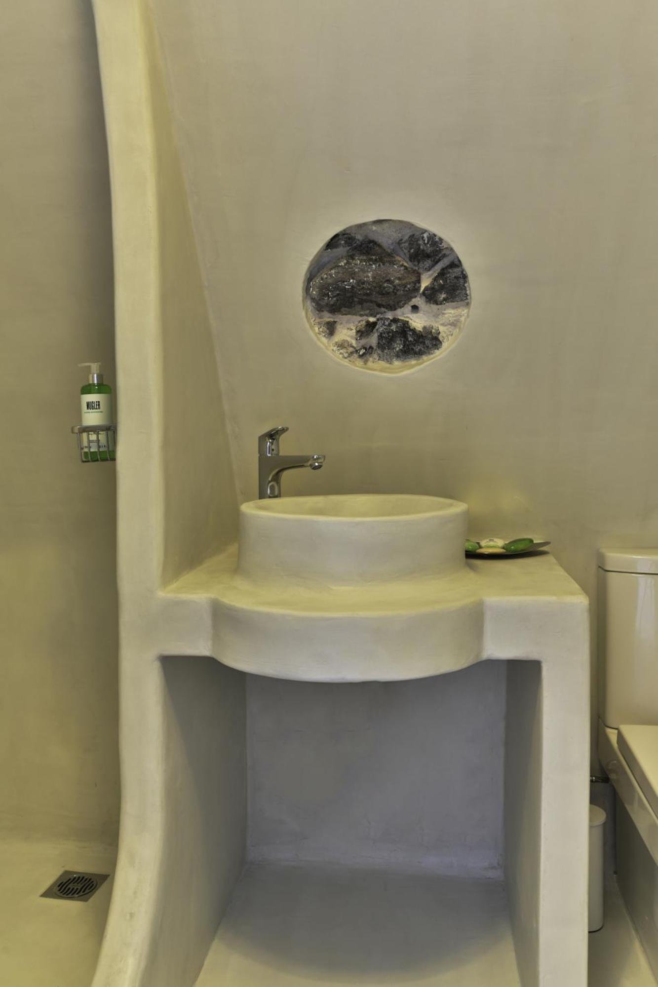 Three-bedroom villa 2 private hot tubs Caldera View terraces