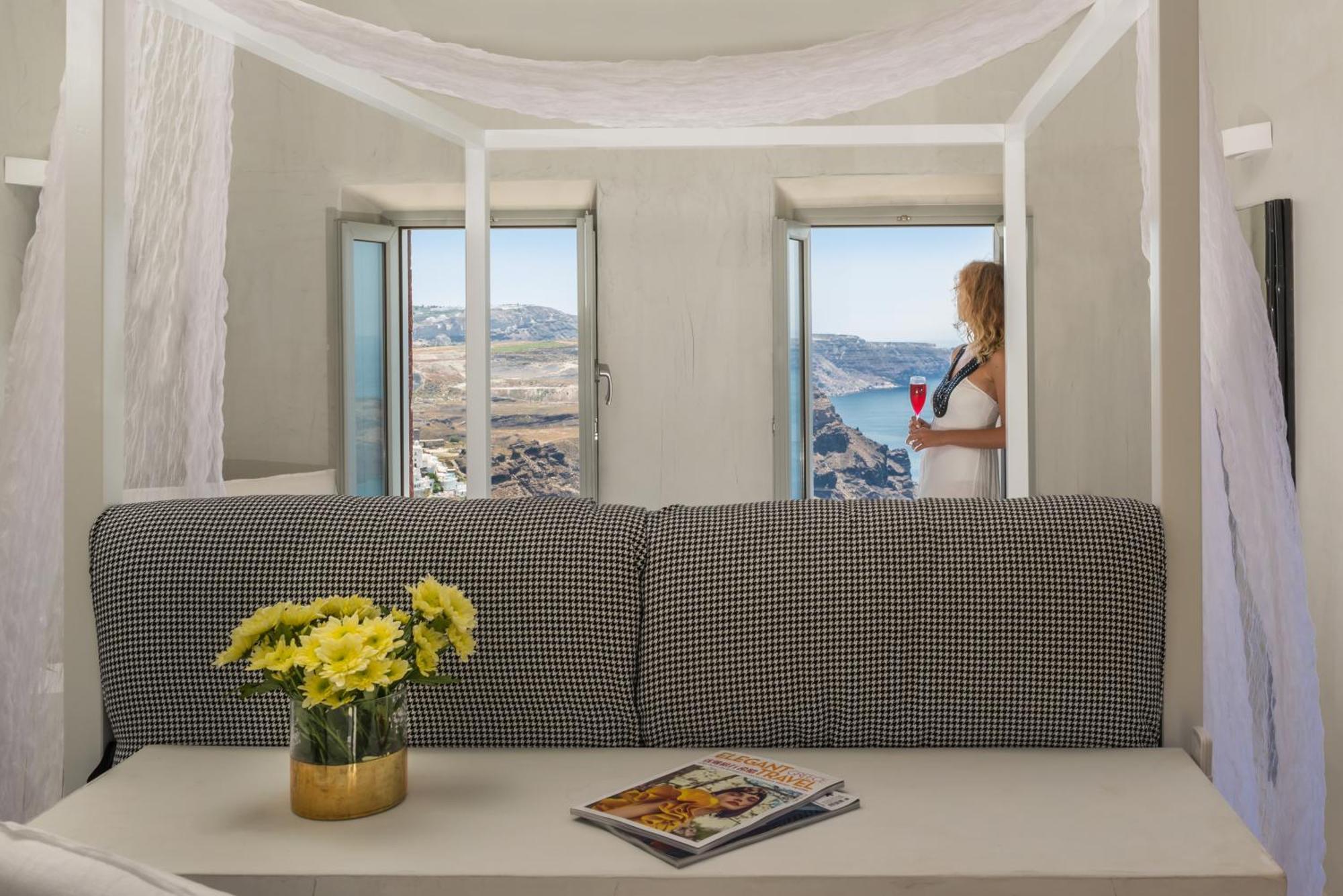 Deluxe Suite outdoor heated Hot Tub & Caldera View