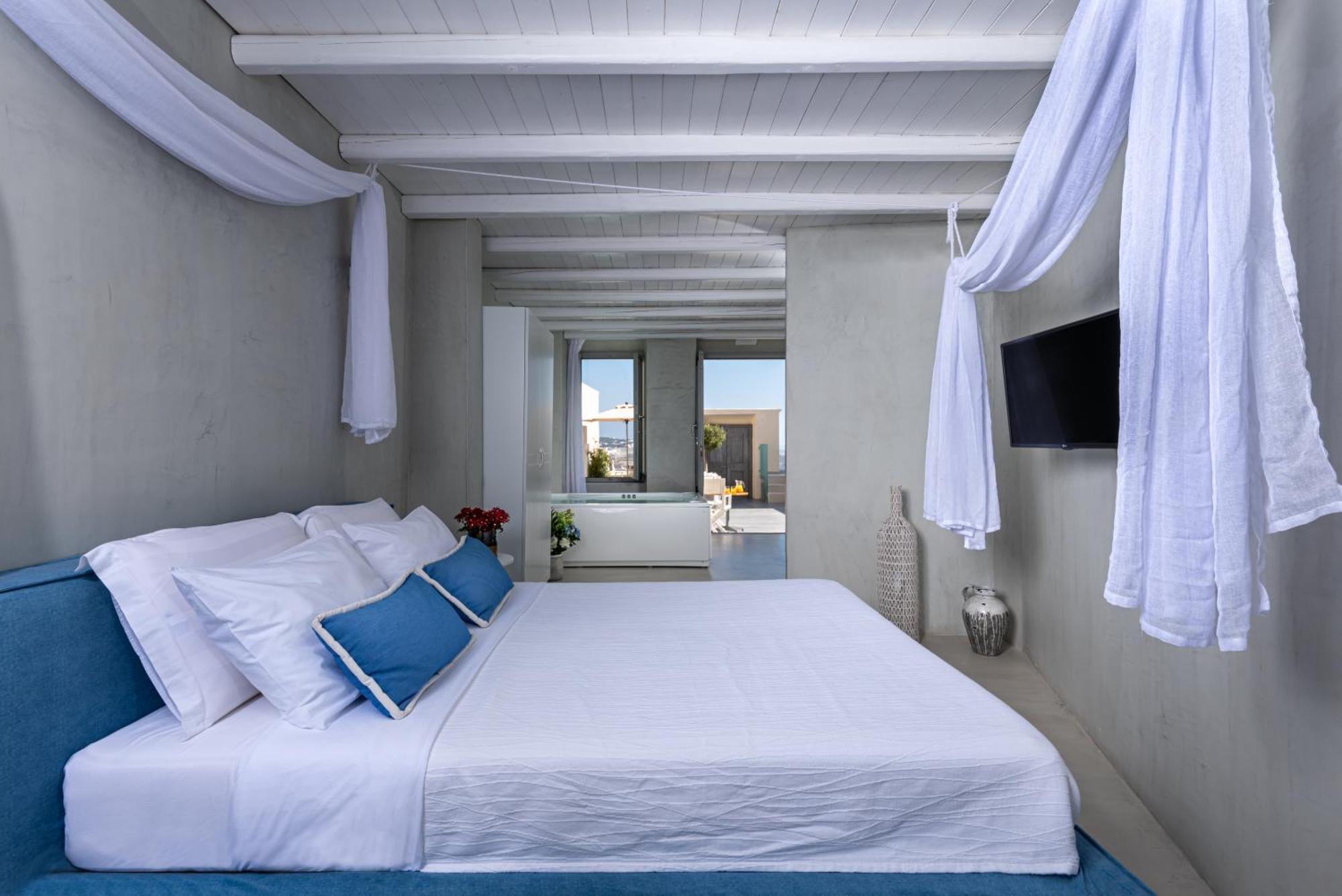 Senior Suite Outdoor Heated Plunge Pool Indoor Heated Hot Tub