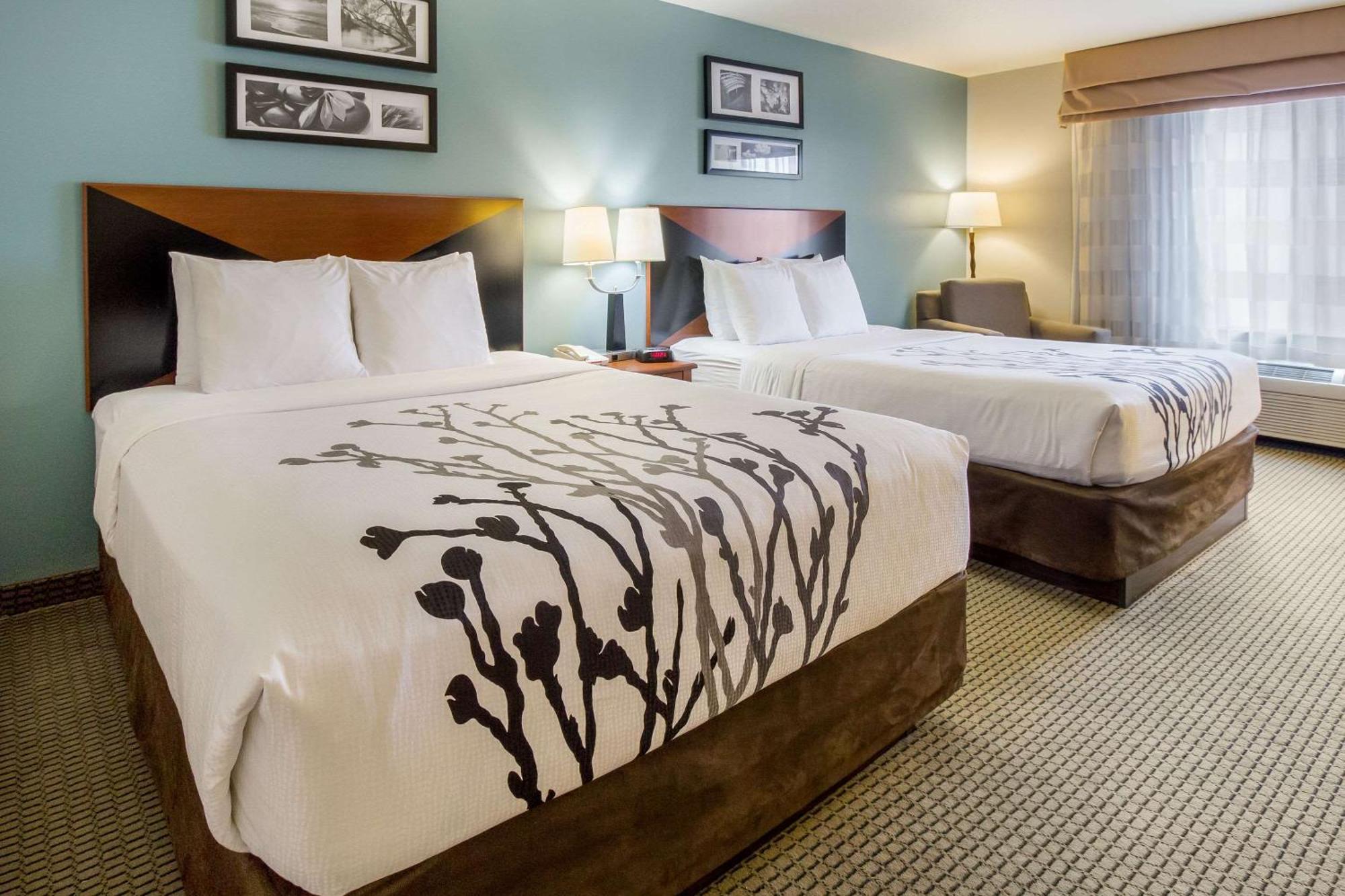 Standard Queen Room with Two Queen Beds - Non-Smoking