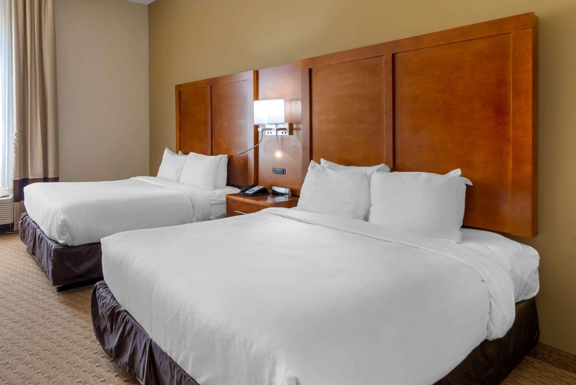 Queen Room with Two Queen Beds - Accessible/Non-Smoking