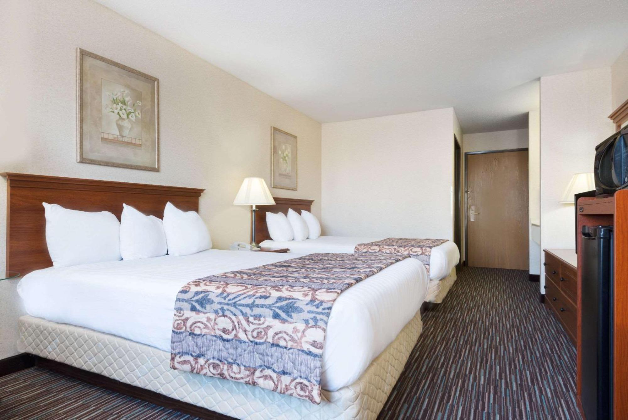 Double Room with Two Double Beds - Non-Smoking