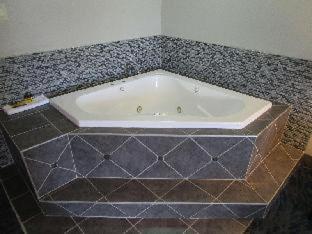 King Suite with Spa Bath - Non-Smoking