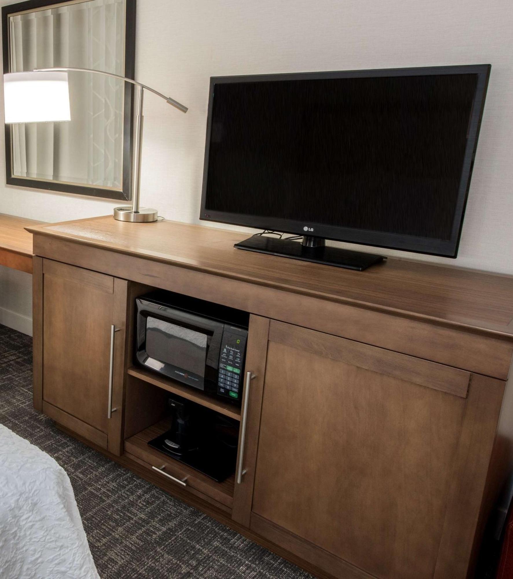 King Room - Hearing Access/Non-Smoking