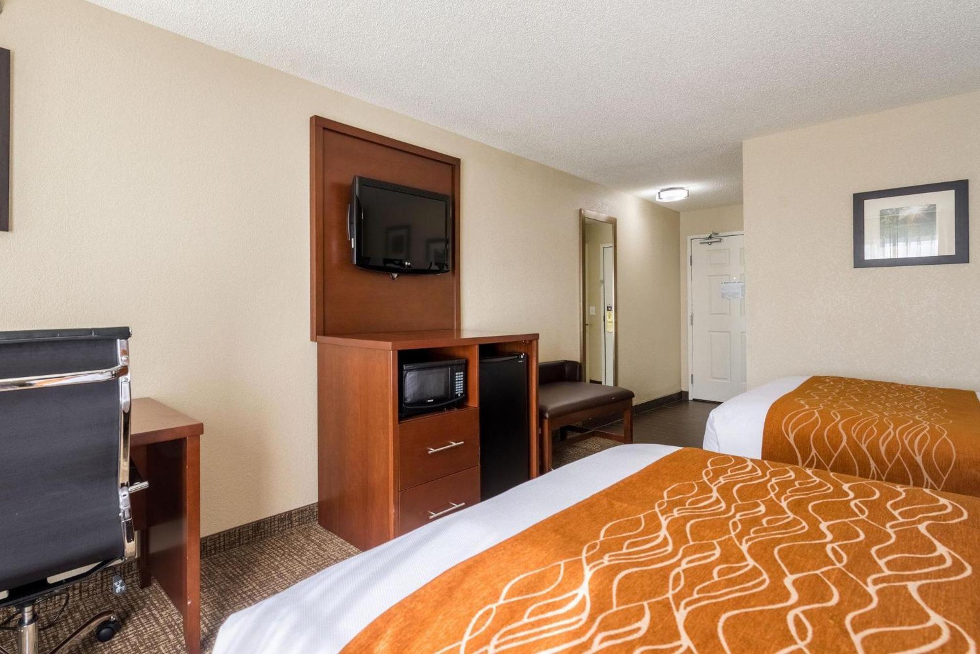 Queen Room with Two Queen Beds - Non-Smoking