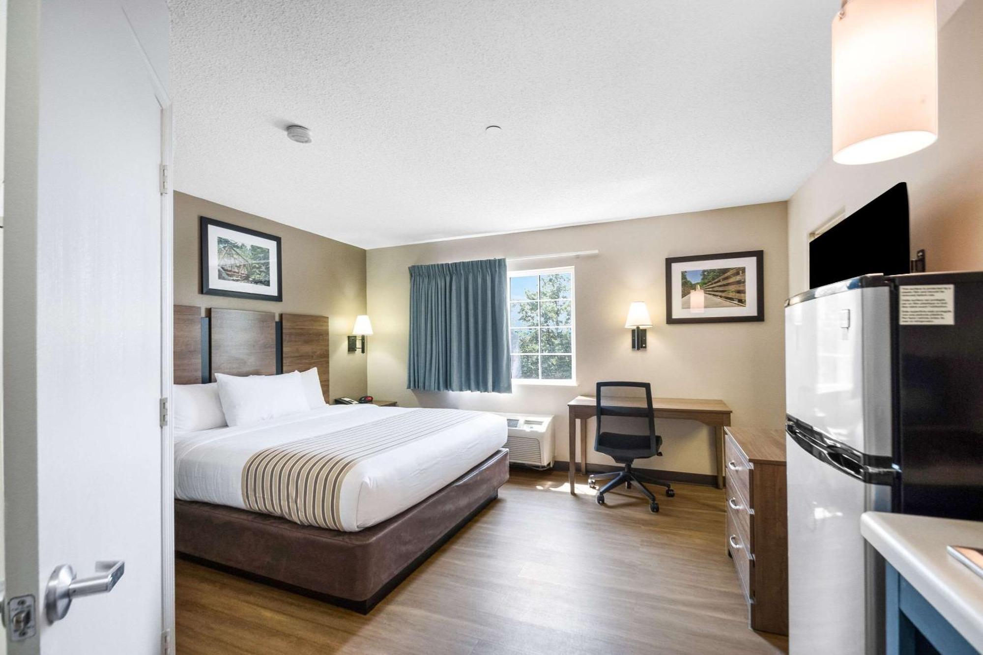 Efficiency King Room Two King Beds Non-Smoking