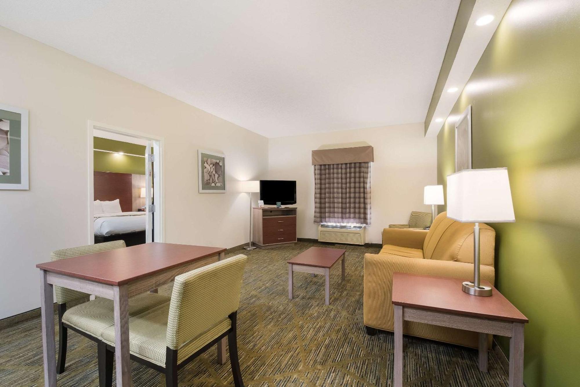 King Suite Accessible or Non-Smoking