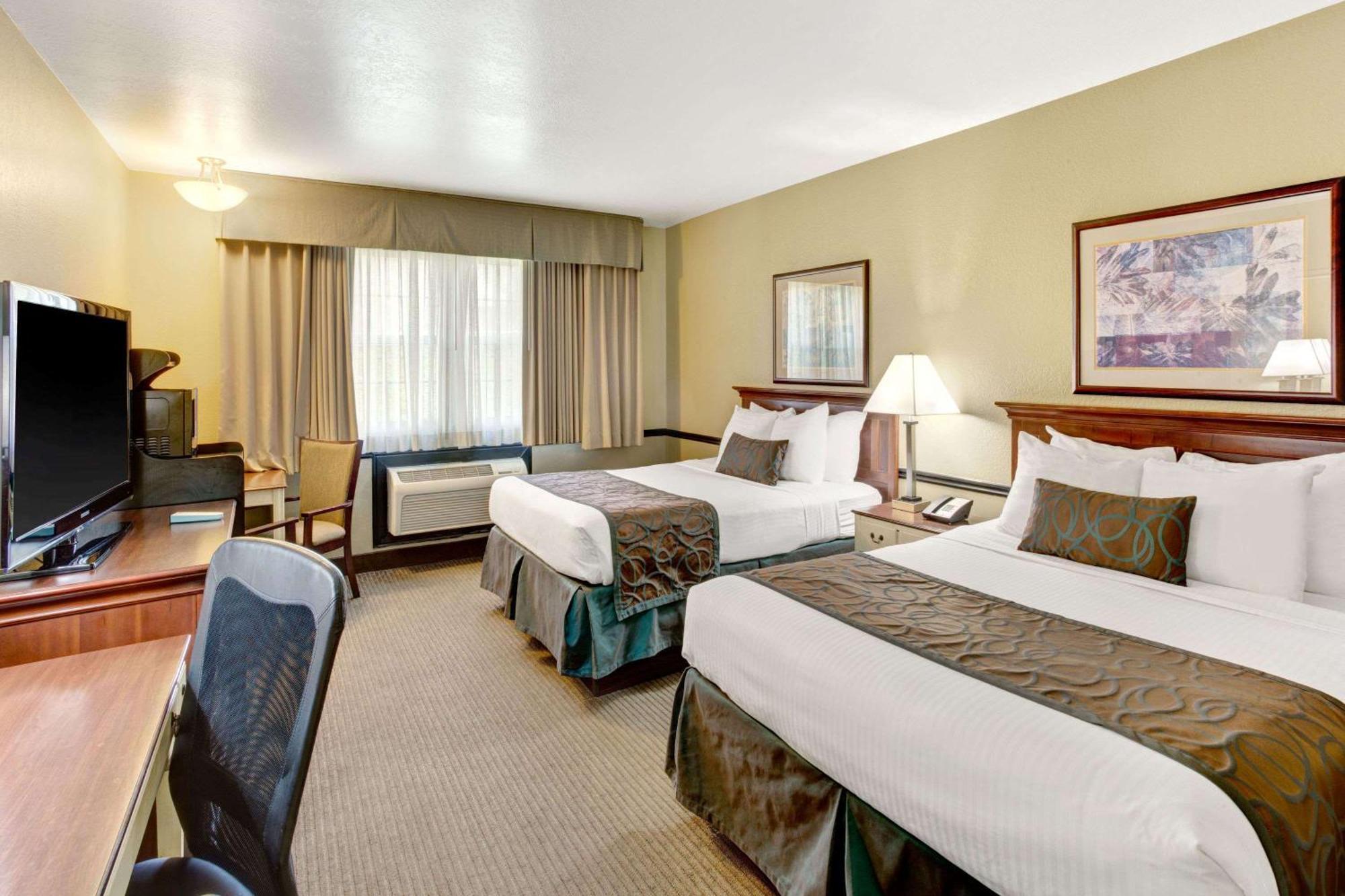 Queen Room Two Queen Beds Non-Smoking