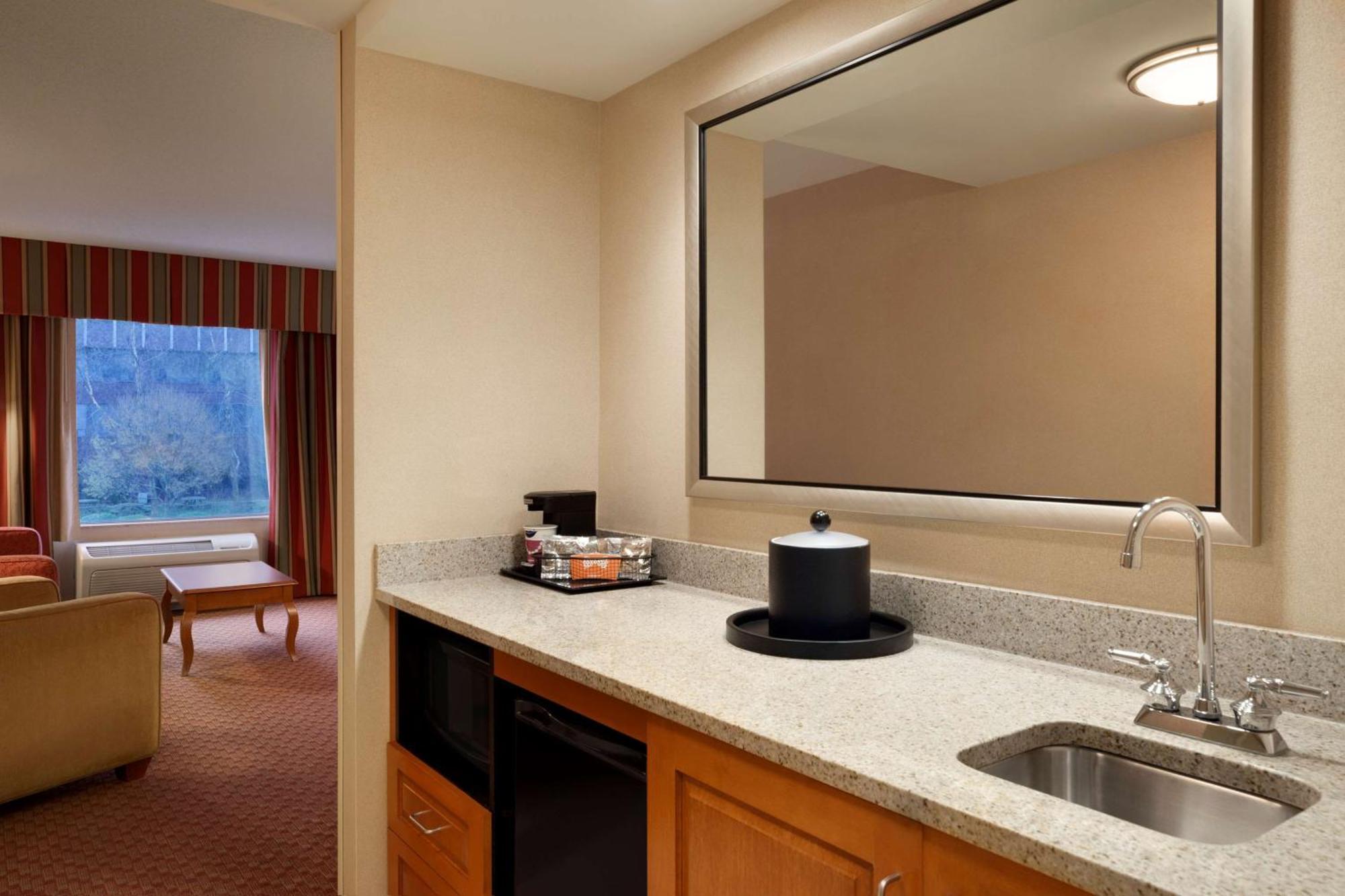 Queen Studio Suite Two Queen Beds Non-Smoking