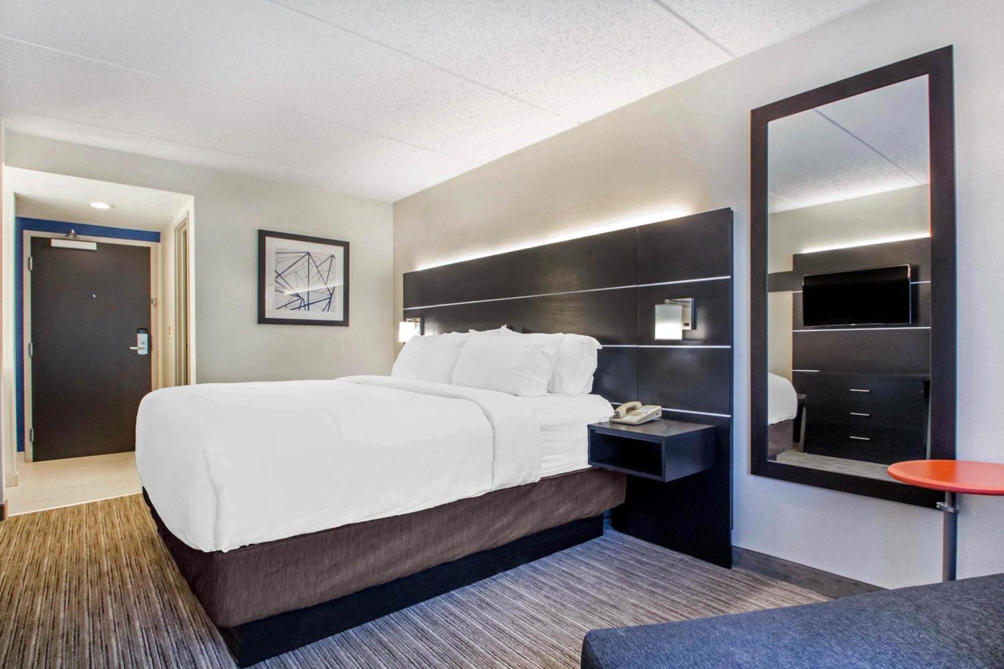 Standard King Room
