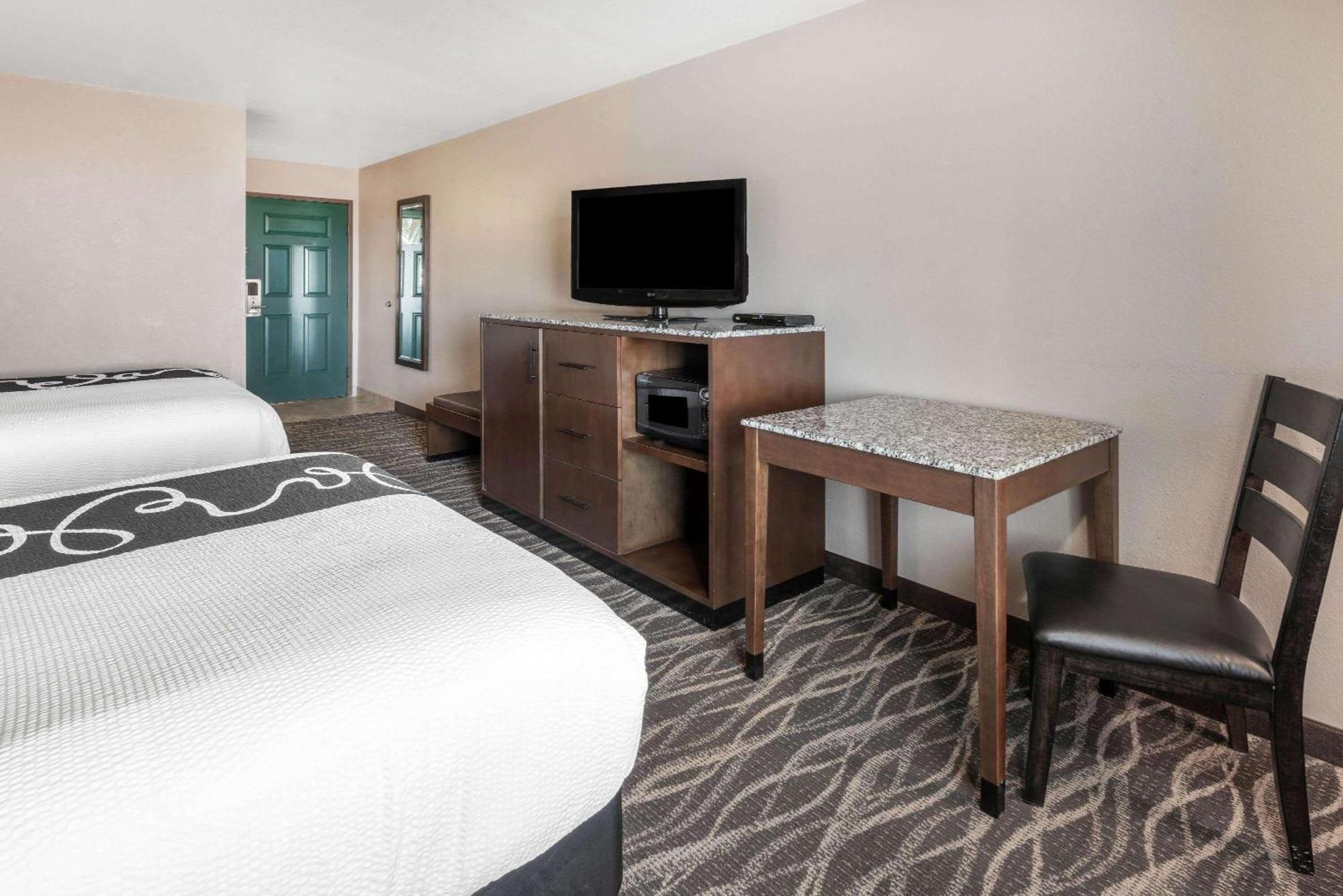 Queen Room Two Queen Beds Disability Access