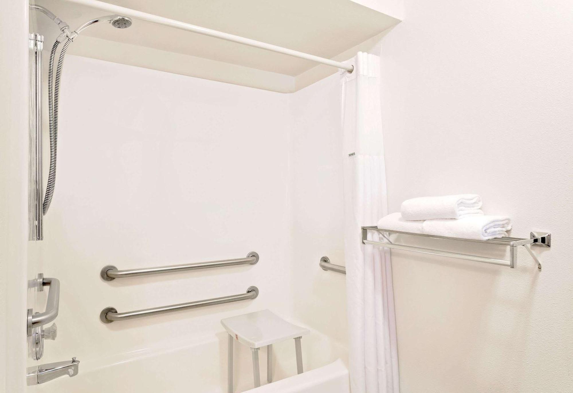 Queen Room Mobility Access or Non-Smoking