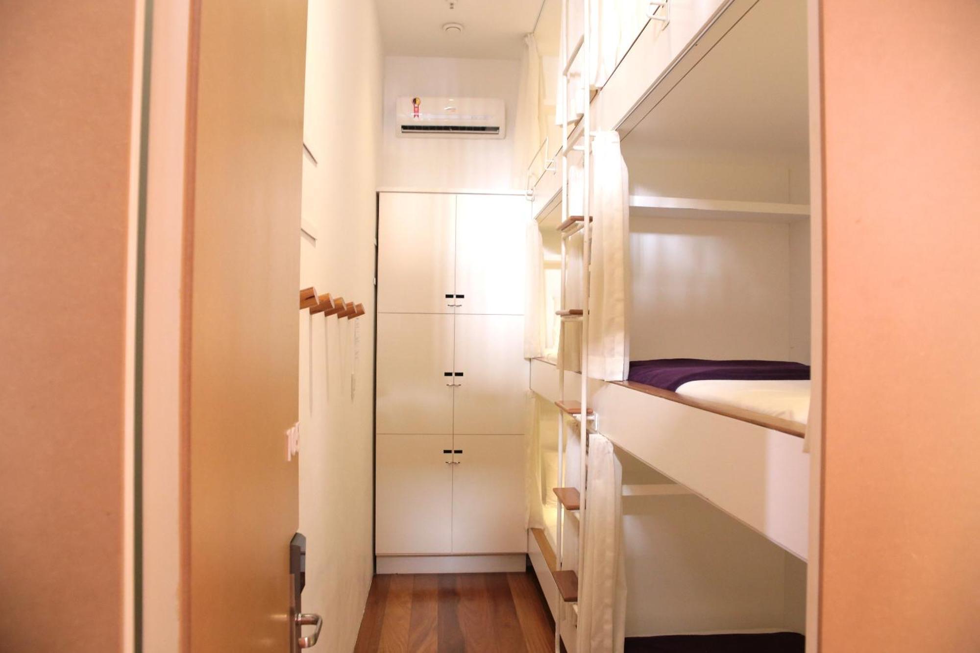 Bed 6-Bed Female Dormitory Room