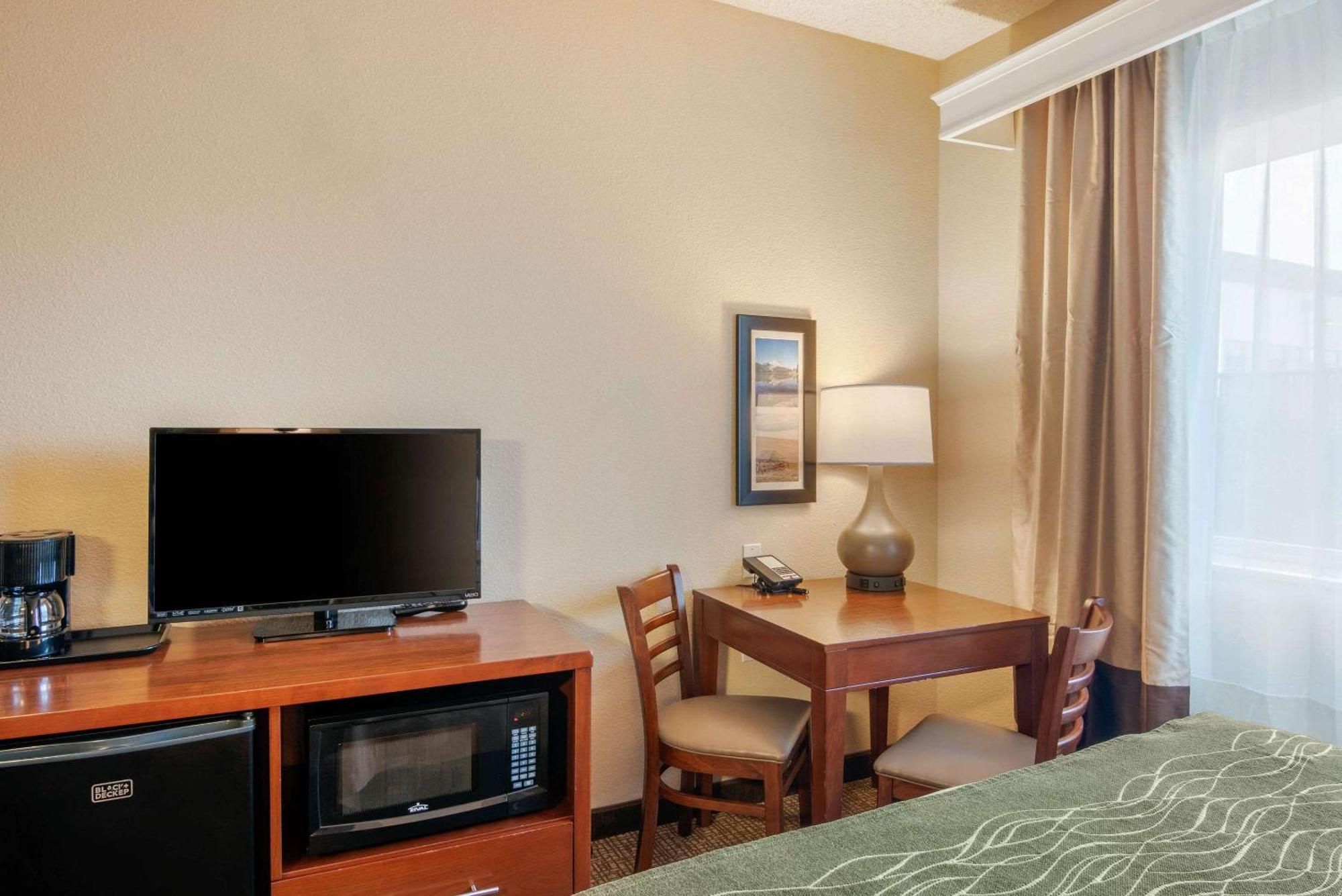 Queen Room Two Queen Beds Accessible or Non-Smoking
