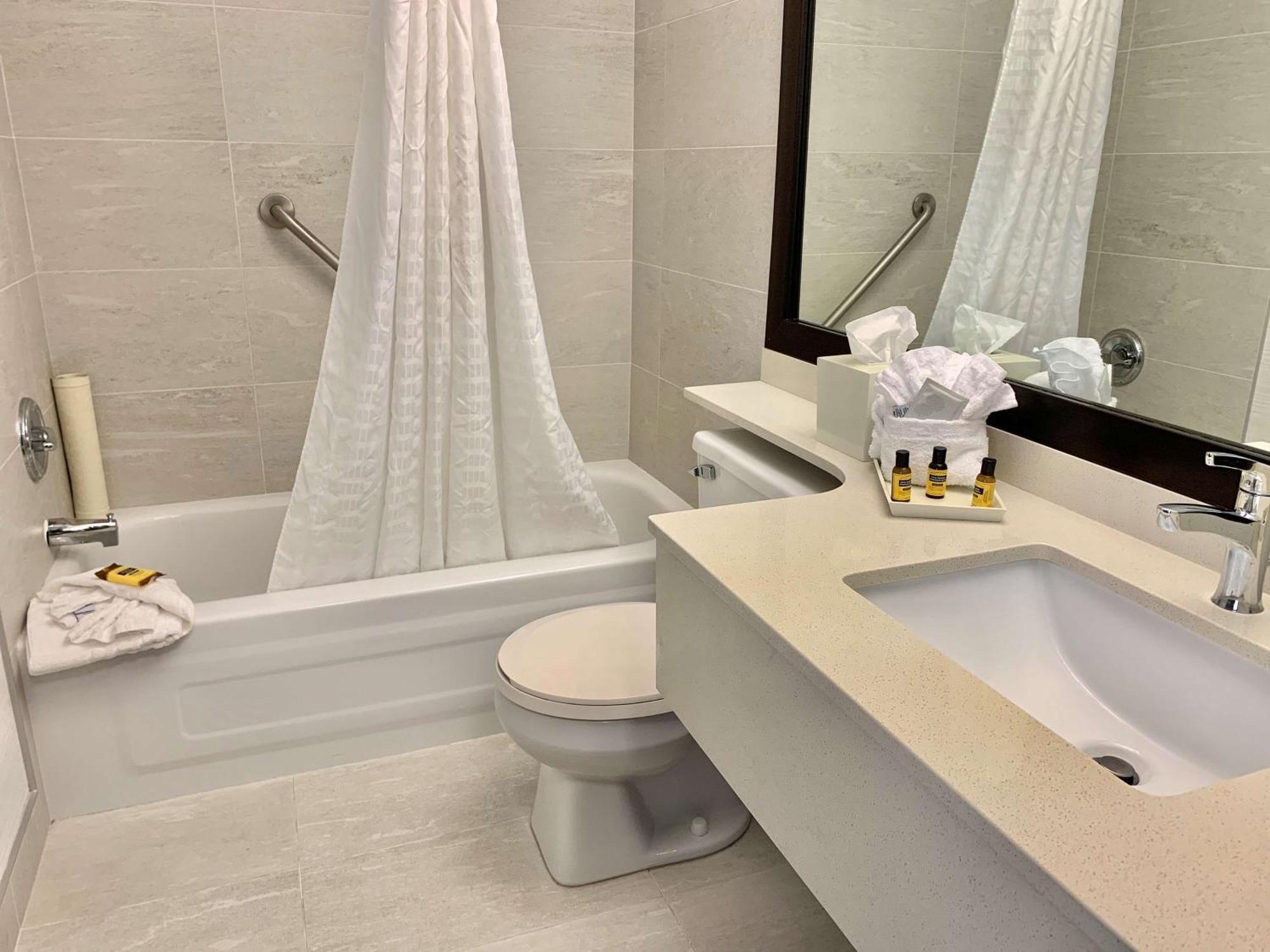 Executive Queen Room with Two Queen Beds - Non-Smoking,1283028229:JPEG