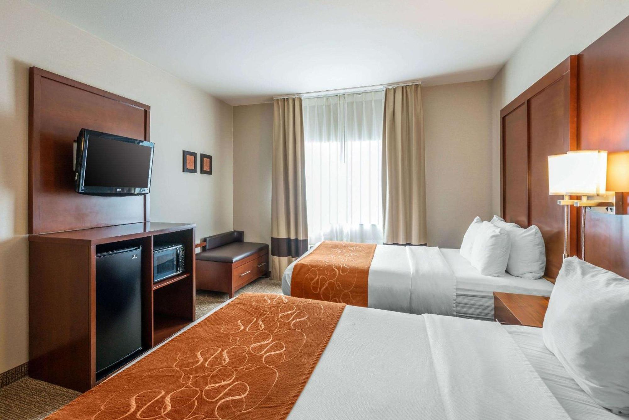 Queen Suite Two Queen Beds Non-Smoking