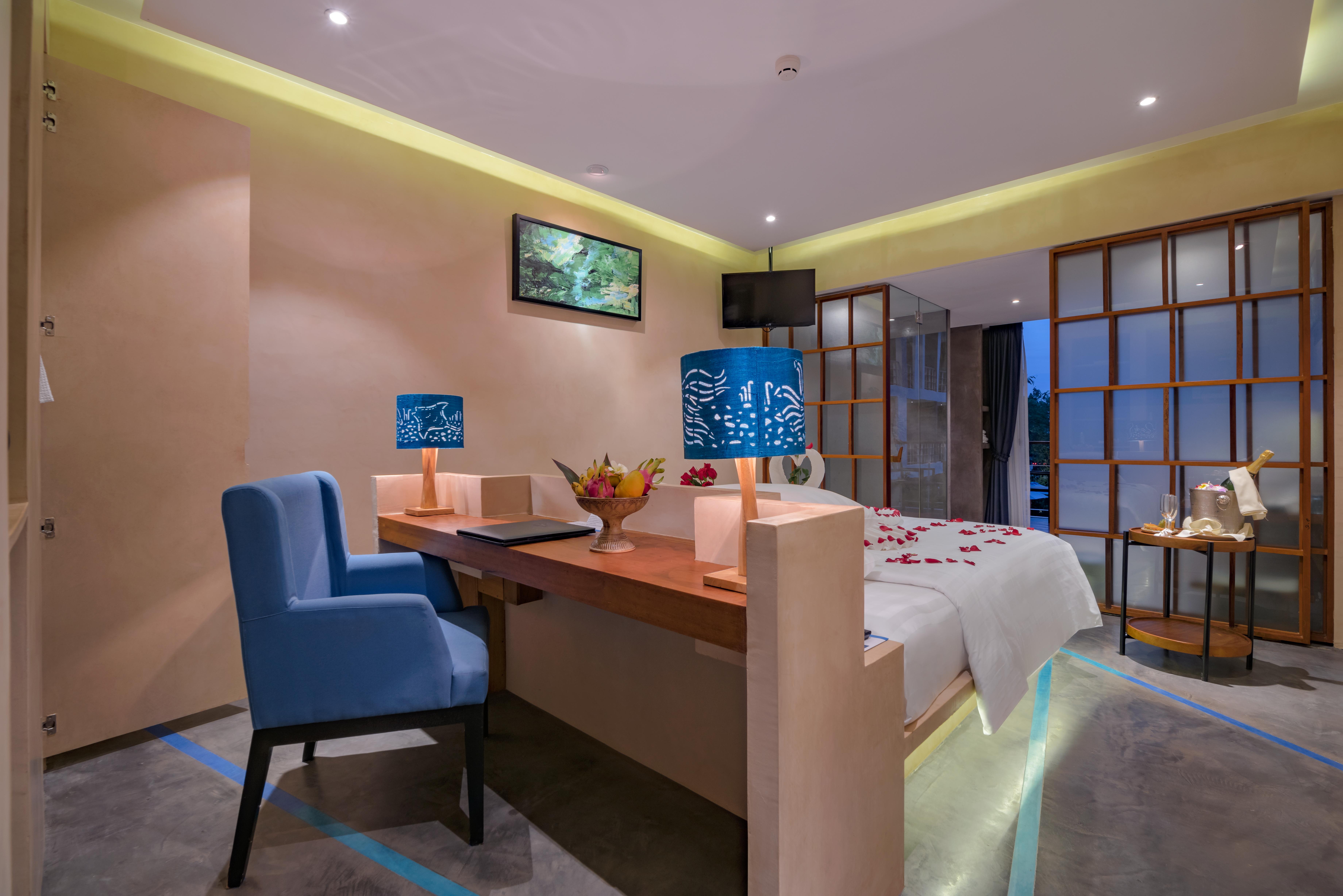 Premier Deluxe Double Pool View