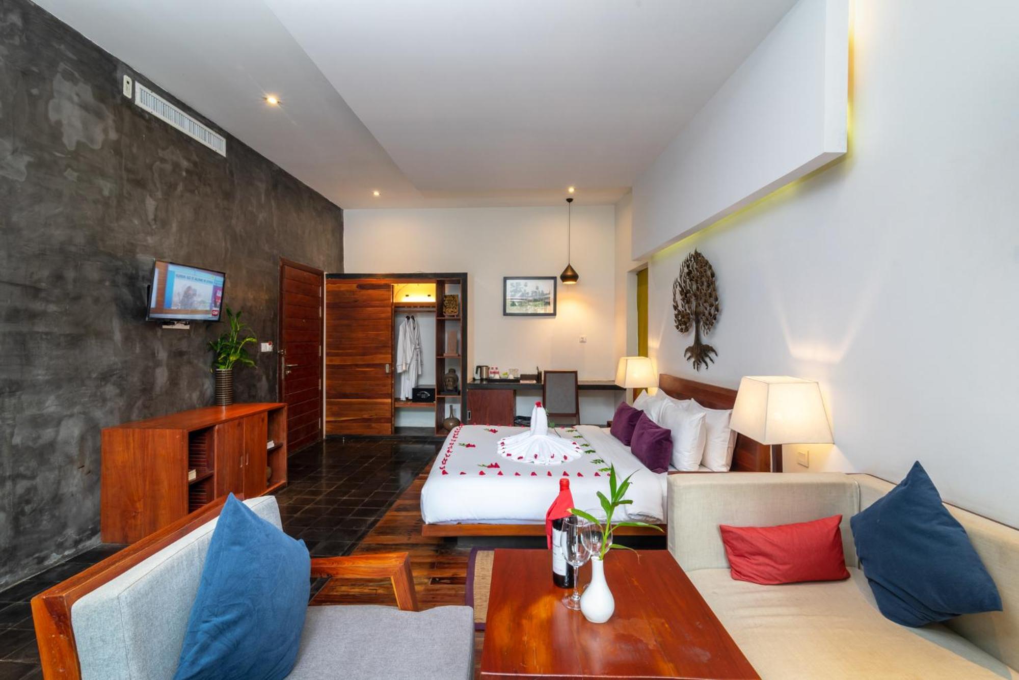 Honeymoon Suite