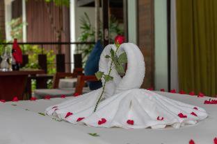 Honeymoon Suite
