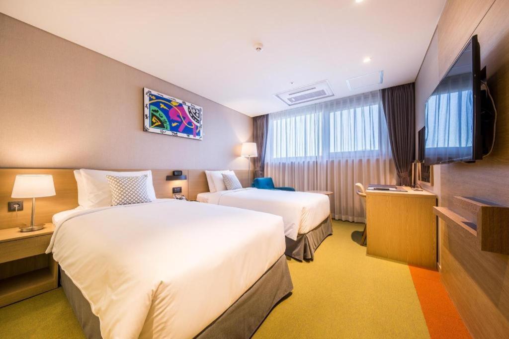 Deluxe Family Twin Room