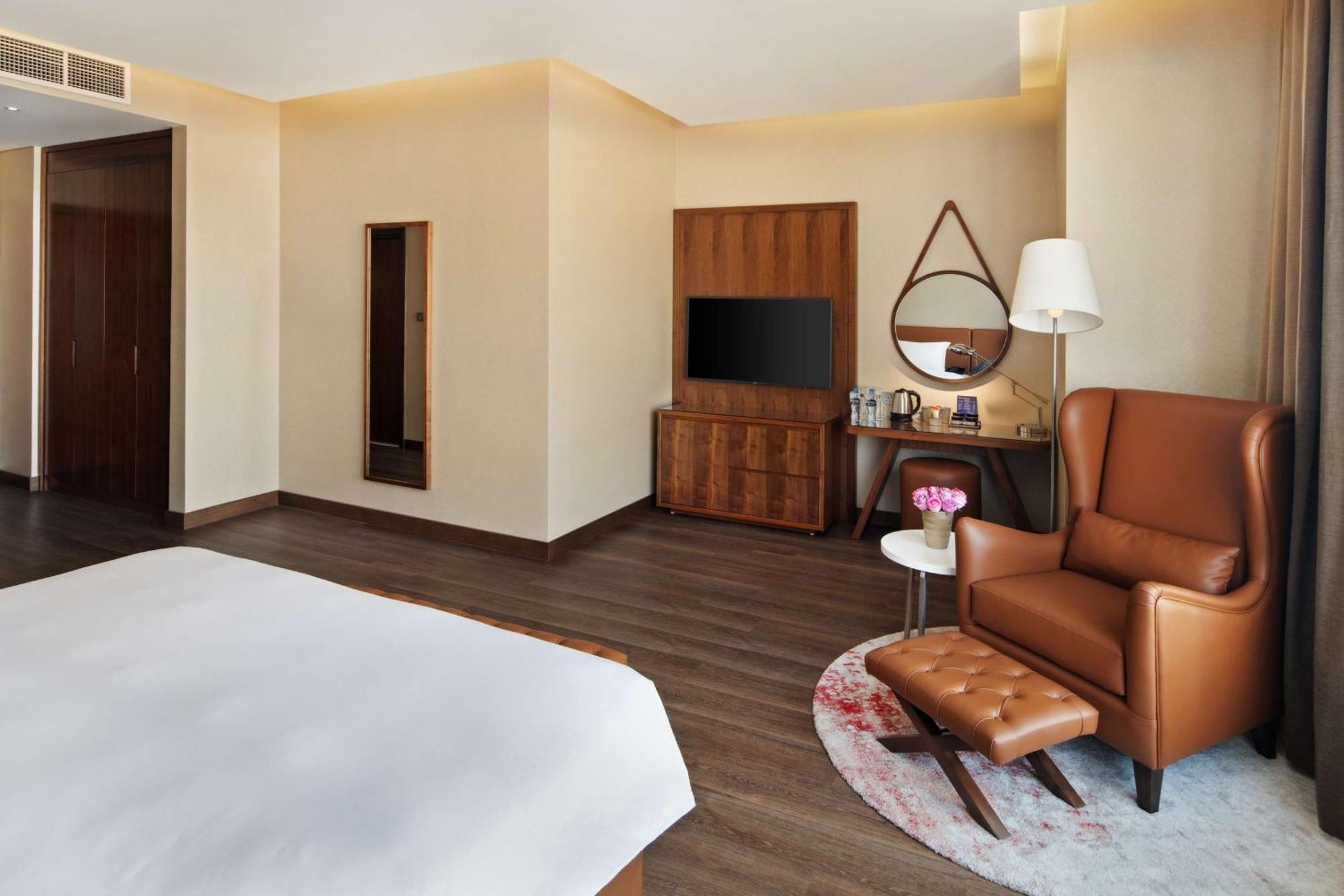 Executive Room Canal View Lounge Access