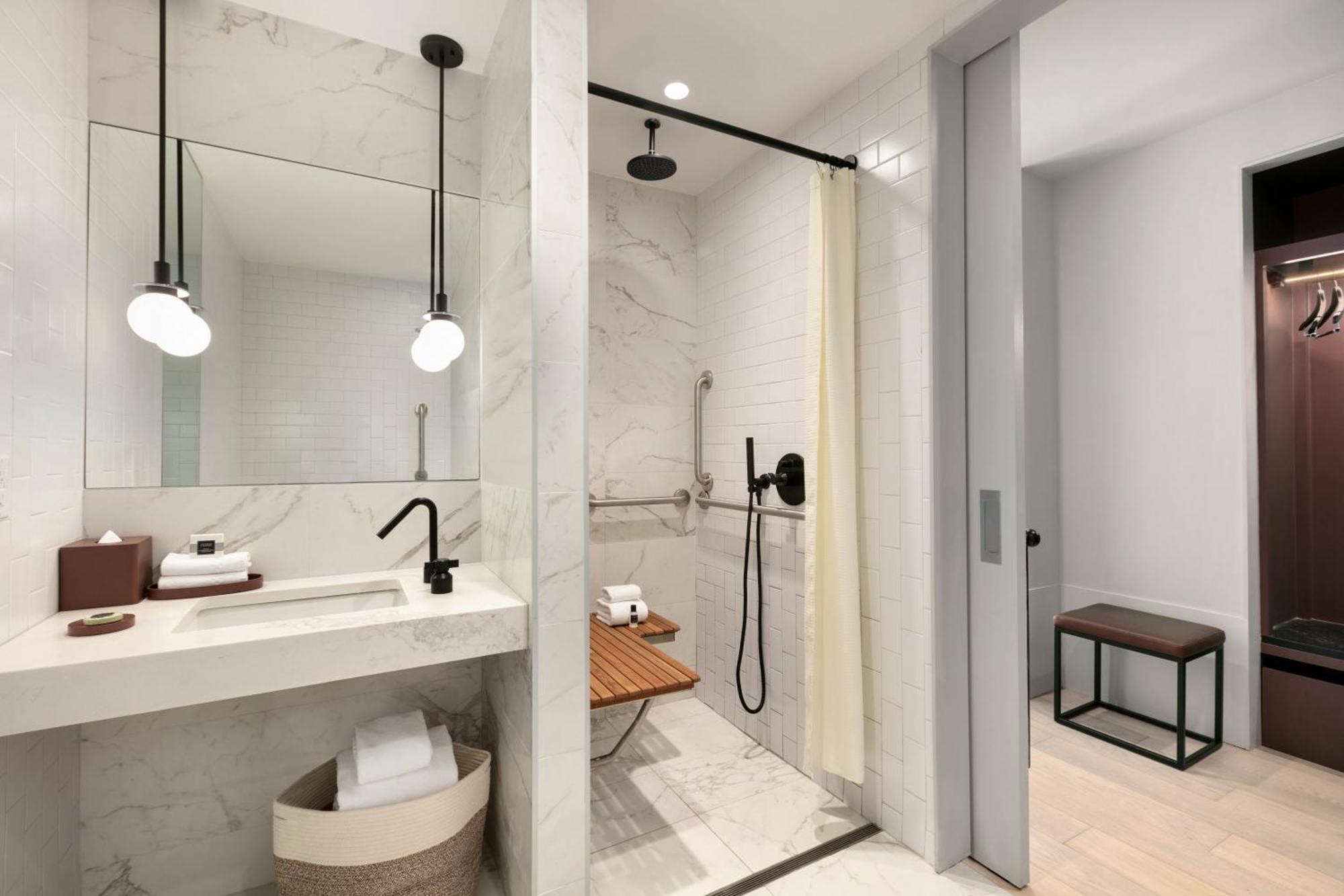 King Room - Hearing Accessible - Roll-in Shower